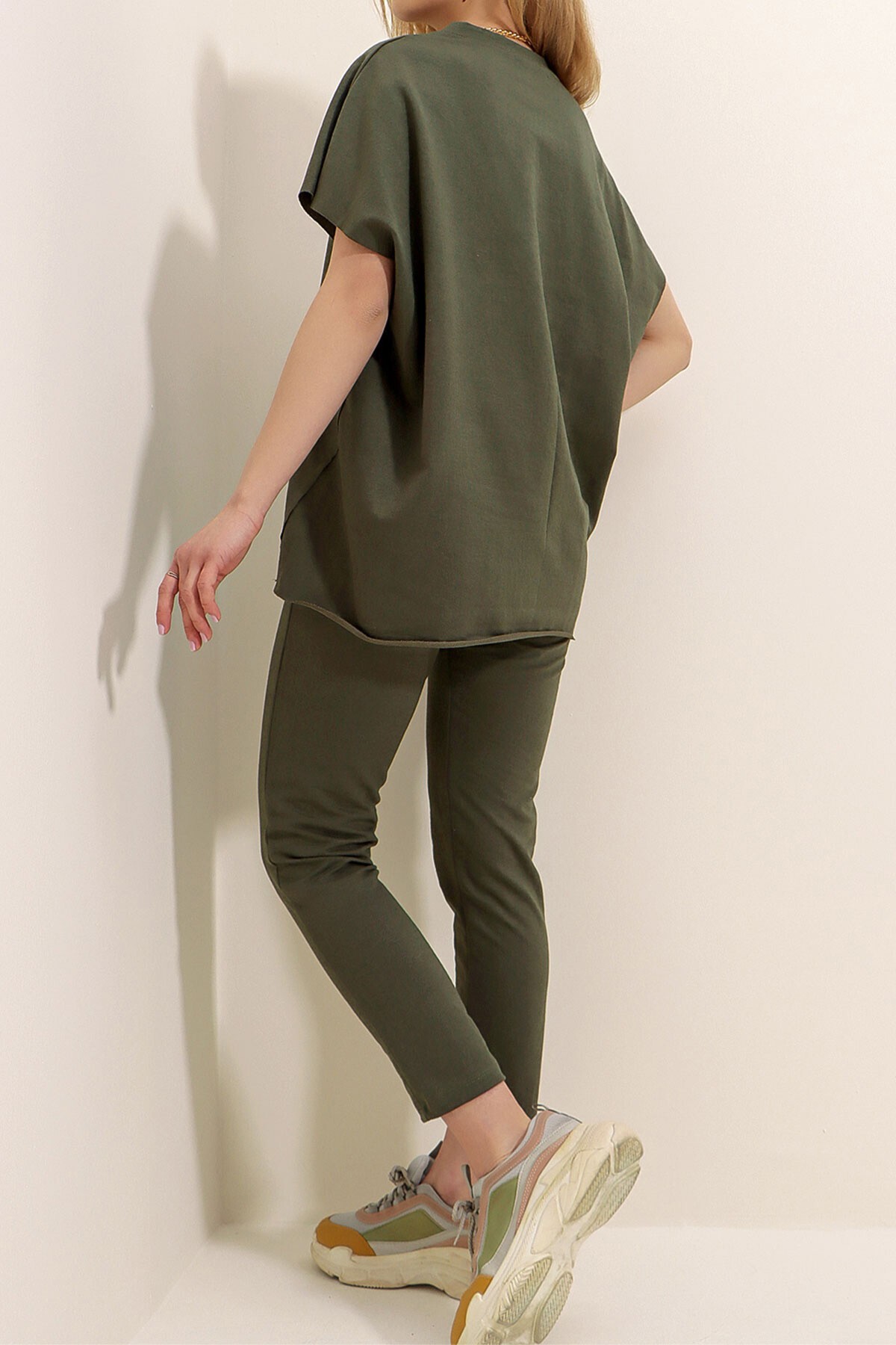 Haki Bisiklet Yaka Rahat Kalıp Eşofman Takımı