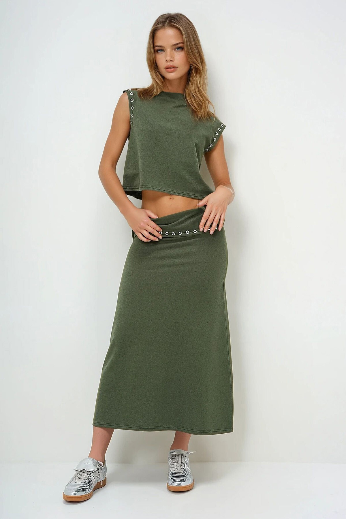 Haki Halkalı Dik Yaka Bluz Ve Etek Takım