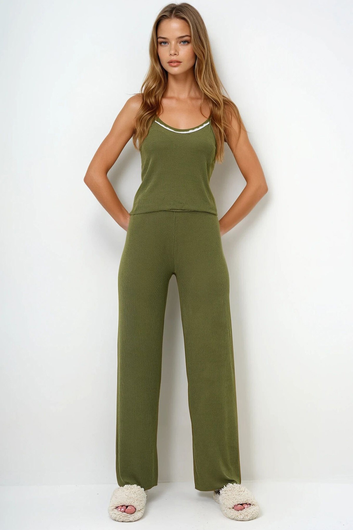 Haki İp Askılı Dantel Detaylı Bluz, Şort Ve Pantolonlu 3 Lü Set Pijama Takımı