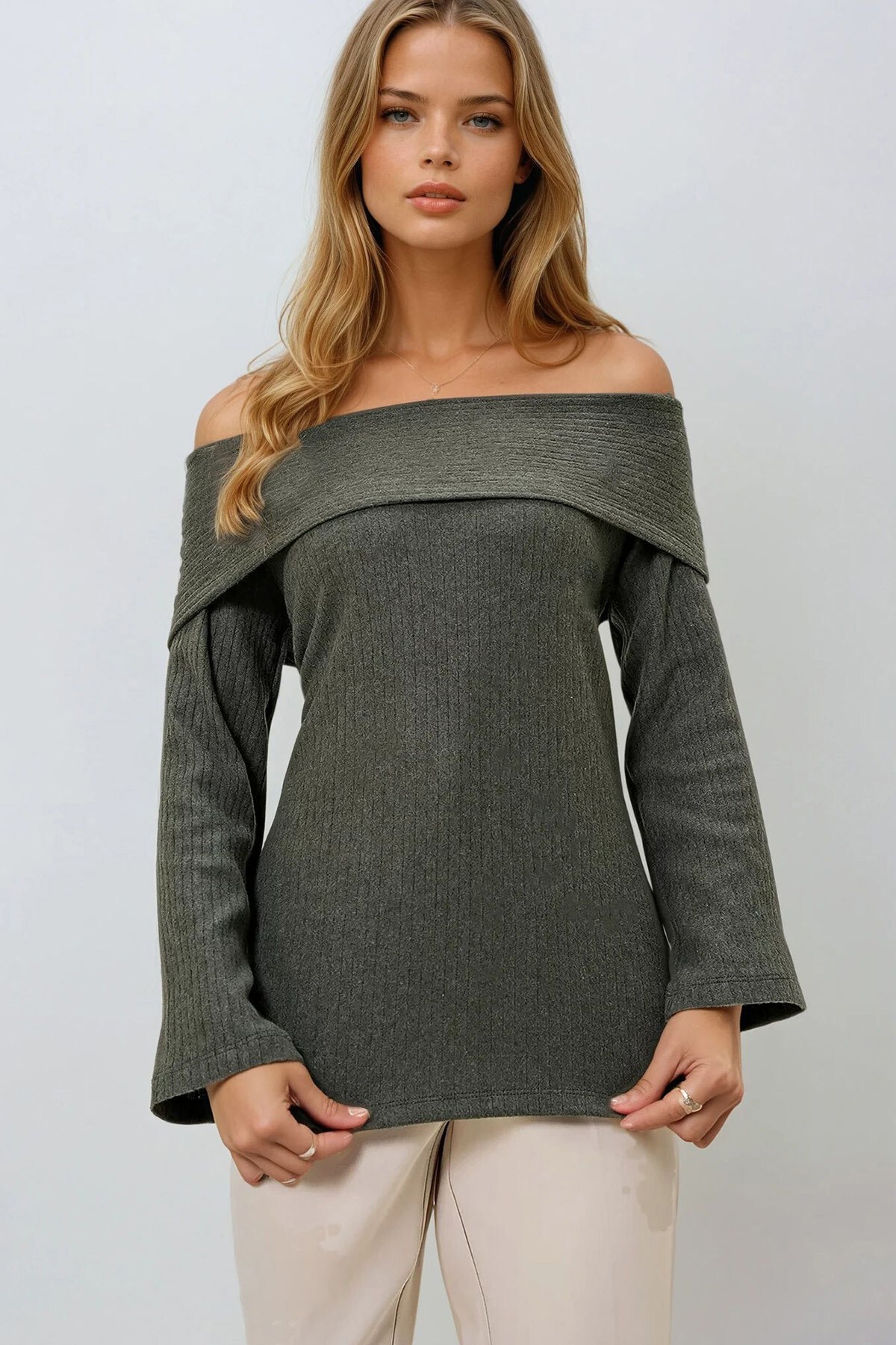 Haki Madonna Yaka İnterlok Kumaş Bluz