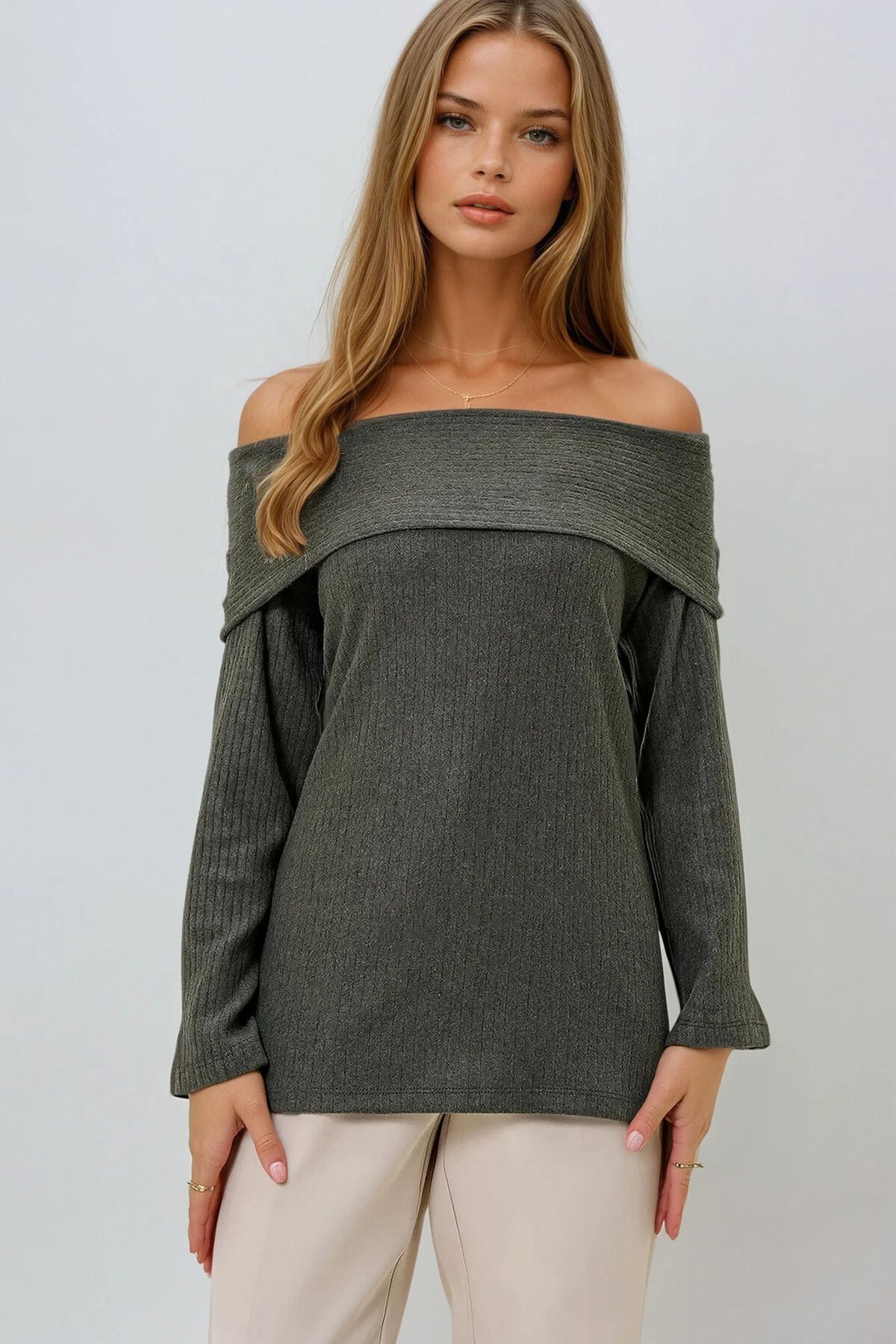 Haki Madonna Yaka İnterlok Kumaş Bluz