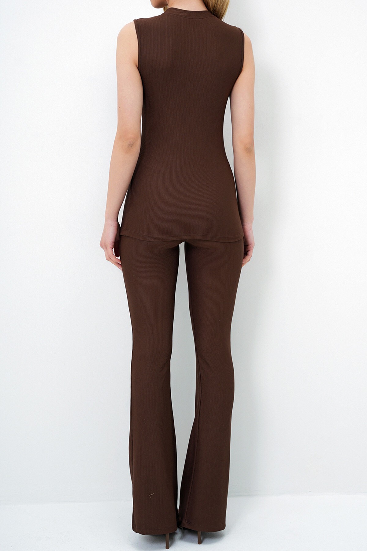 Kahverengi Bisiklet Yaka Gold Düğmeli Önden Yırtmaçlı Ottoban Bluz Ve İspanyol Paça Pantolon Takım