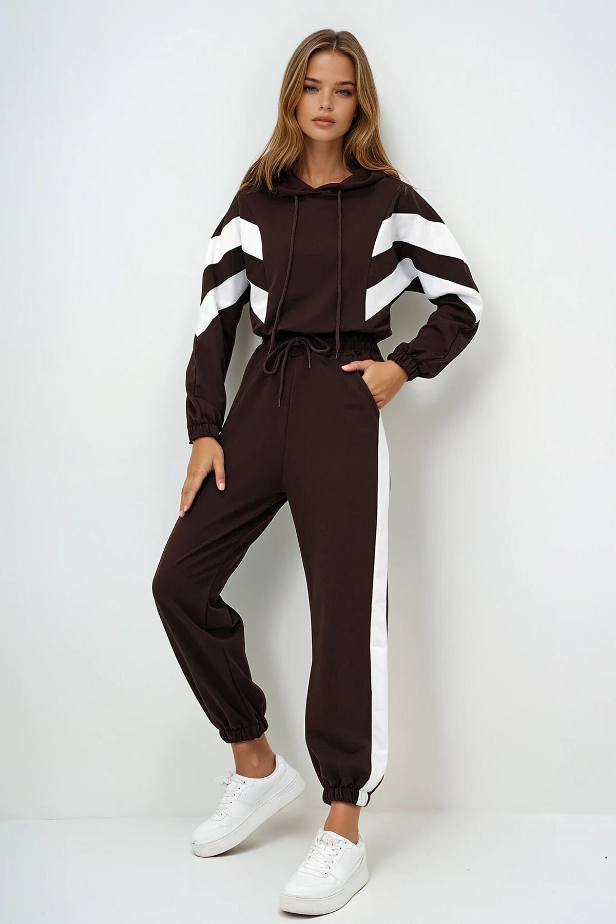 Kahverengi Kapüşonlu Renk Bloklu  İki İplik  Sweatshırt Ve Paçası Lastikli Eşofman Takımı