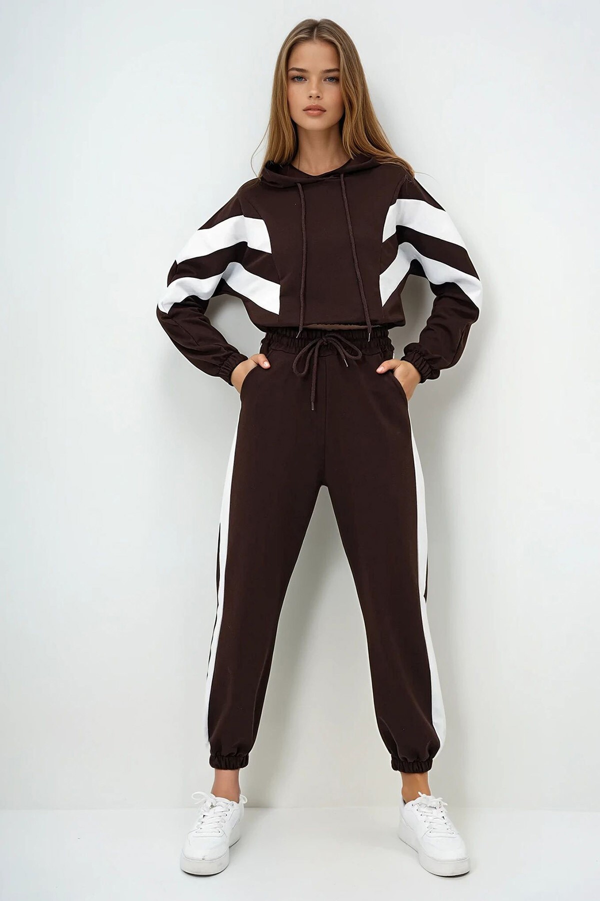 Kahverengi Kapüşonlu Renk Bloklu  İki İplik  Sweatshırt Ve Paçası Lastikli Eşofman Takımı