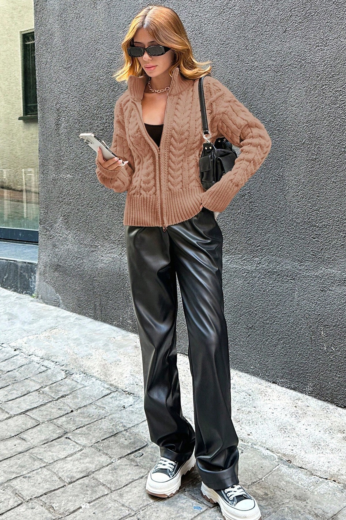 Karamel Çift Fermuarlı Örgü Desenli Triko Hırka