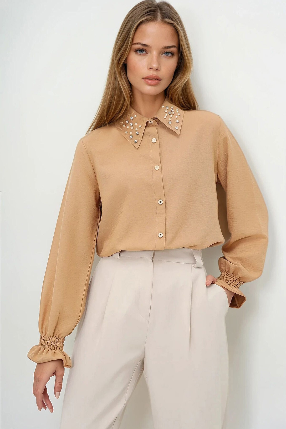 Karamel İnci Ve Taş İşlemeli Aerobin Gömlek