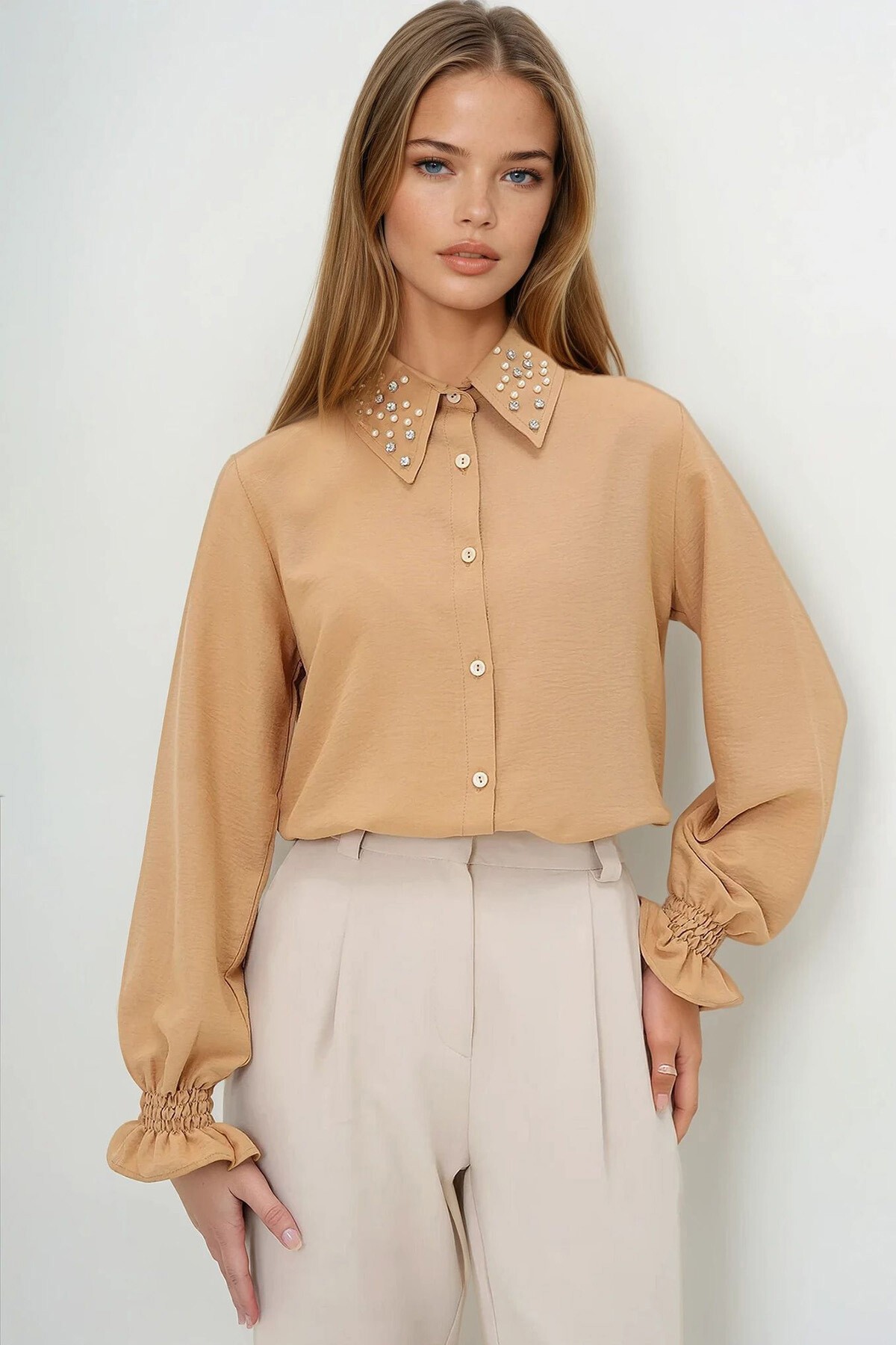 Karamel İnci Ve Taş İşlemeli Aerobin Gömlek