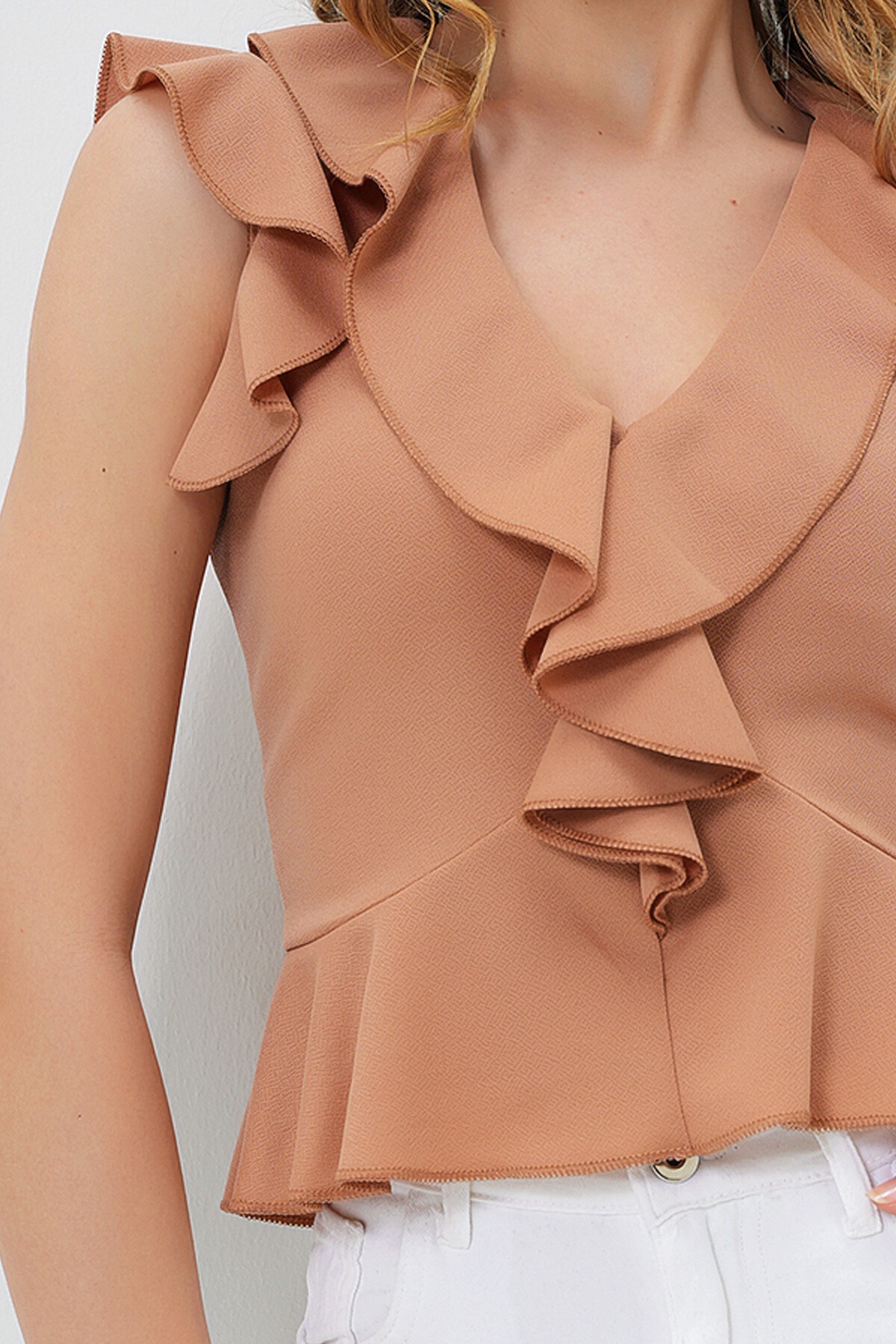 Karamel Yakası Fırfırlı Bel Kısmı Volanlı Örme Crep V Yaka Yazlık Bluz
