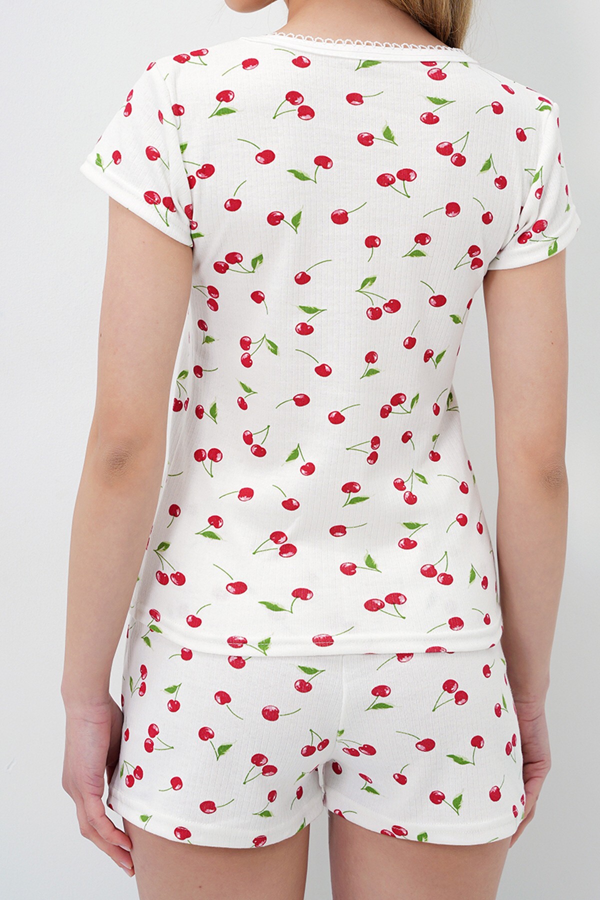 Kiraz Desen Kırmızı Bisiklet Yaka Pamuklu Fisto Detaylı Bluz Ve Şortlu Pijama Takımı