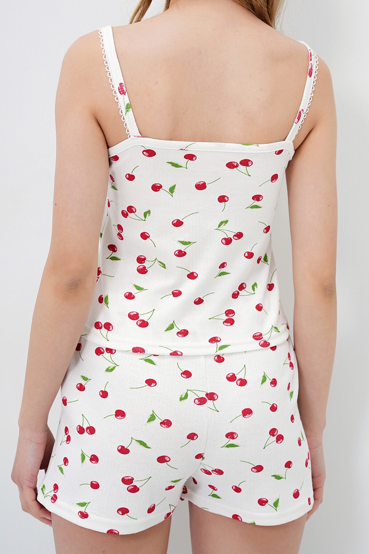 Kiraz Desen Kırmızı Fisto Detaylı Pamuklu Bluz Ve Şortlu Pijama Takımı