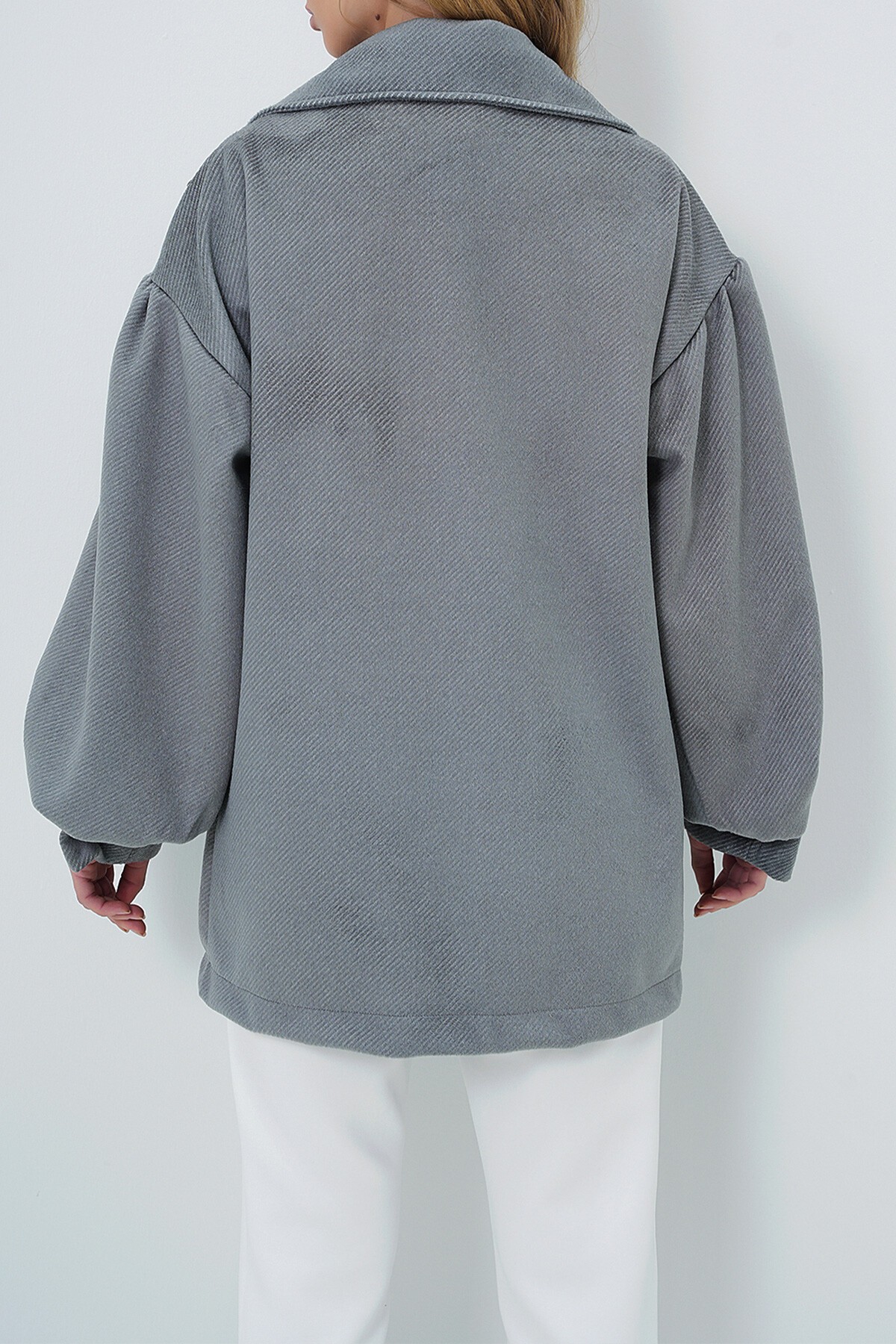 Kırçıllı Gri Kruvaze Yaka Balon Kol Kaşe Kaban