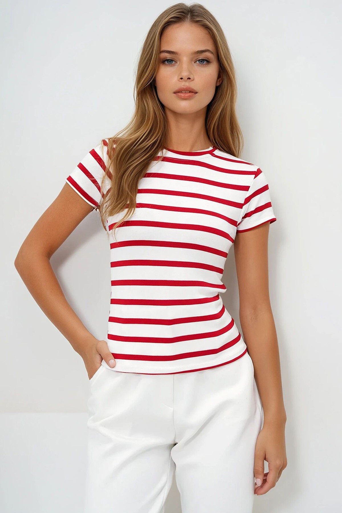 Kırmızı Bisiklet Yaka Yarım Kol Çizgili Crop Bluz