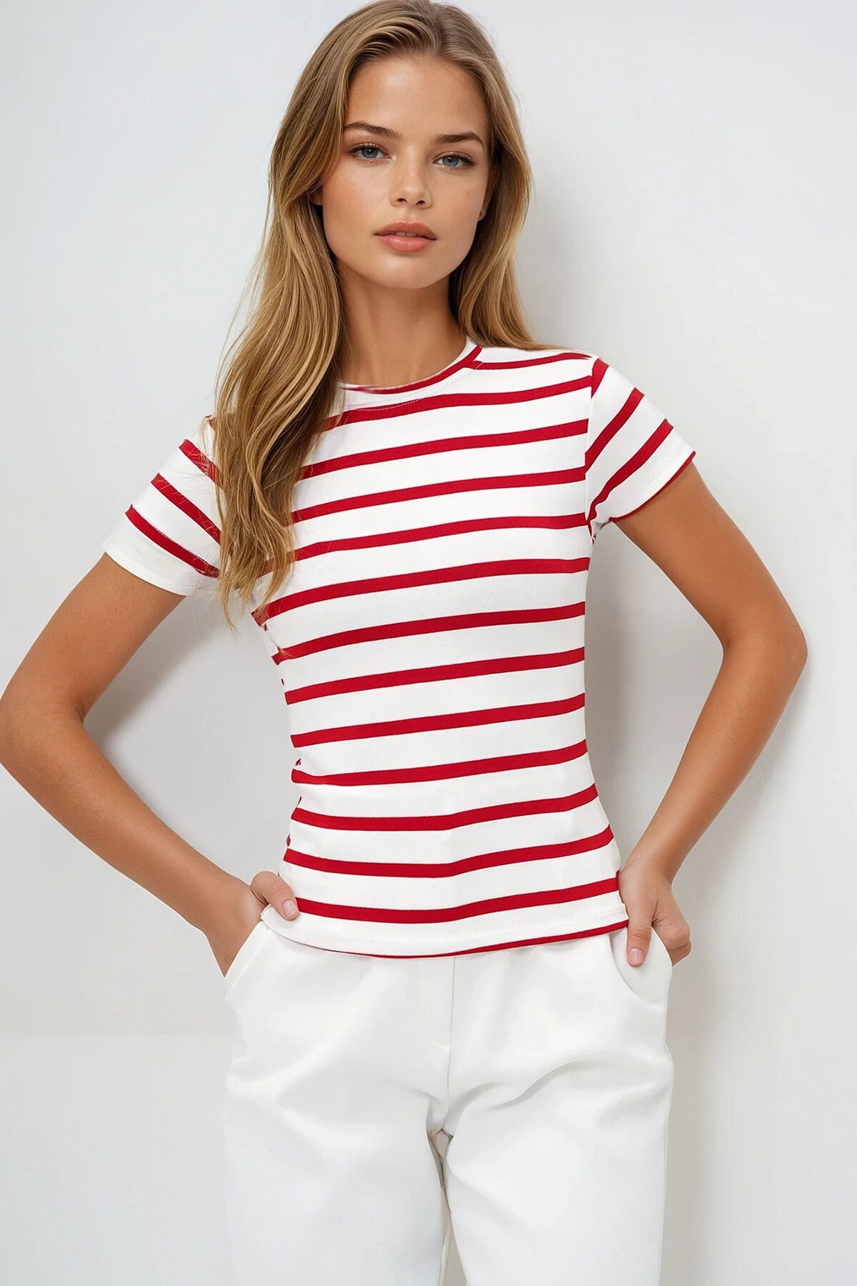 Kırmızı Bisiklet Yaka Yarım Kol Çizgili Crop Bluz