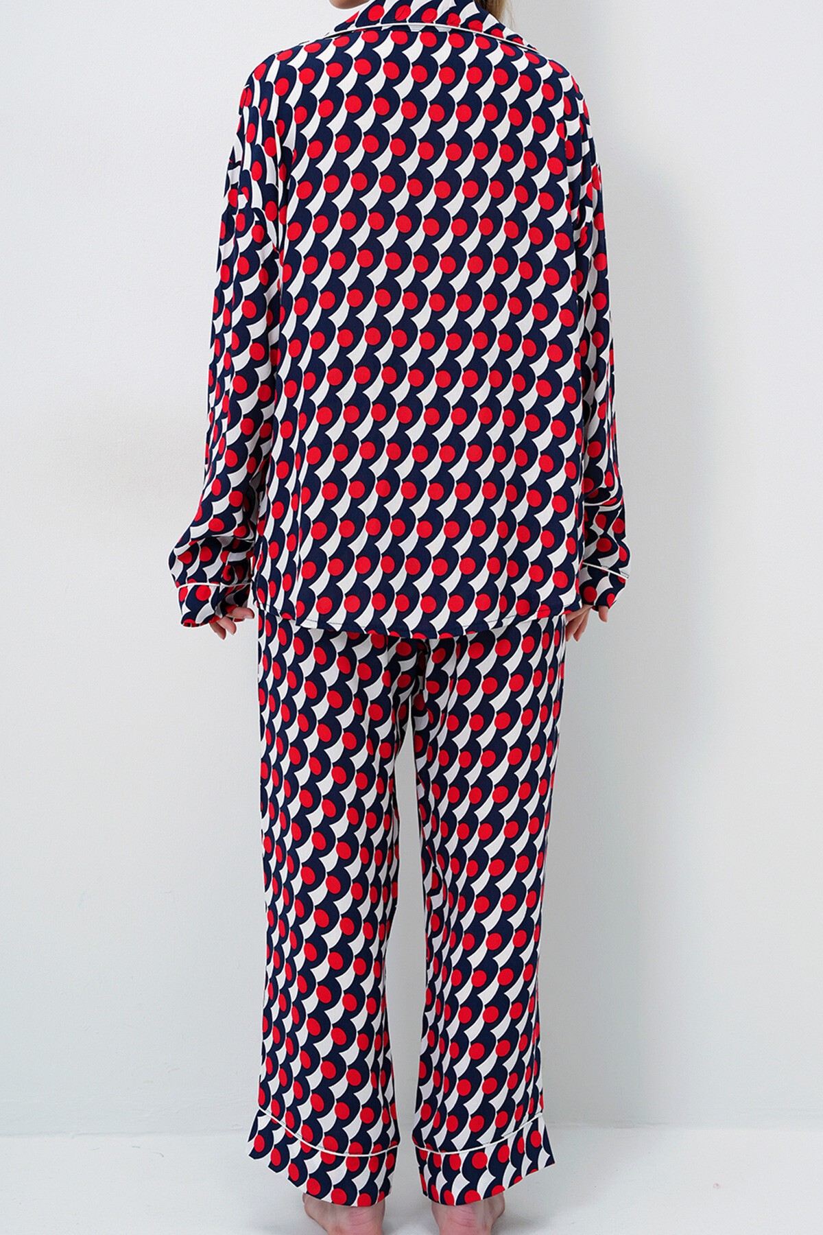 Kırmızı Biye Detaylı Uzun Kollu Gömlek Ve Pantolonlu Pijama Takımı