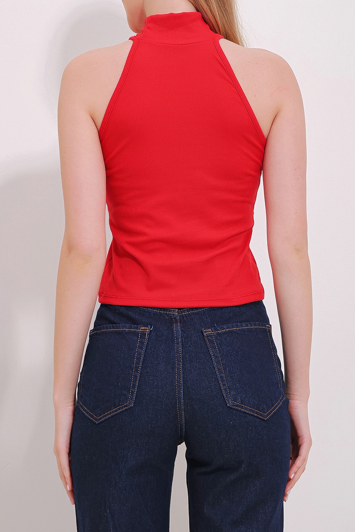 Kırmızı Dik Yaka Halter Kollu Kaşkorse Bluz