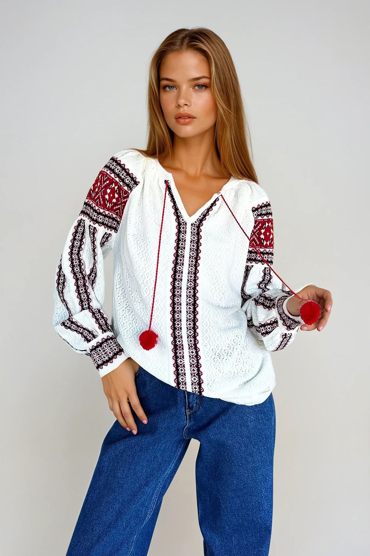 Kırmızı Etnik Desenli Ponponlu Triko Bluz