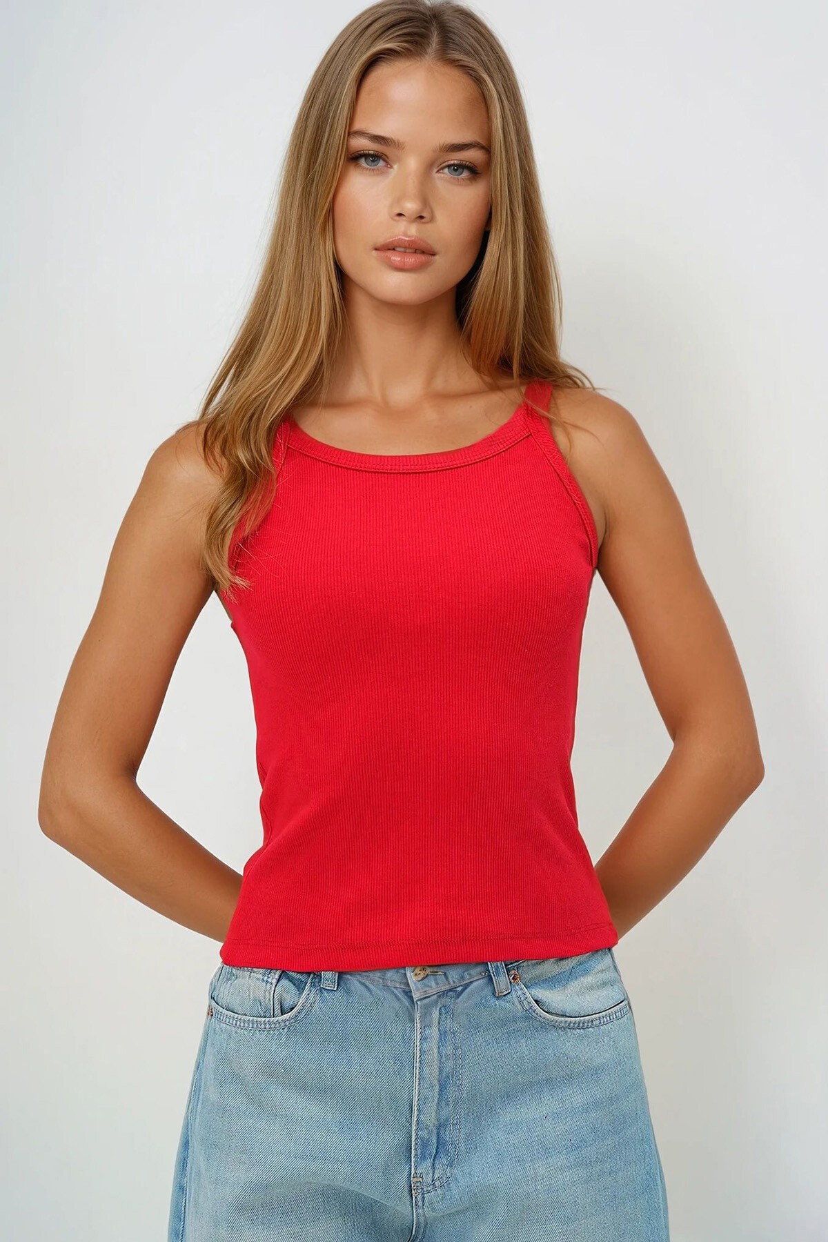 Kırmızı İp Askılı Halter Yaka Kaşkorse Atlet