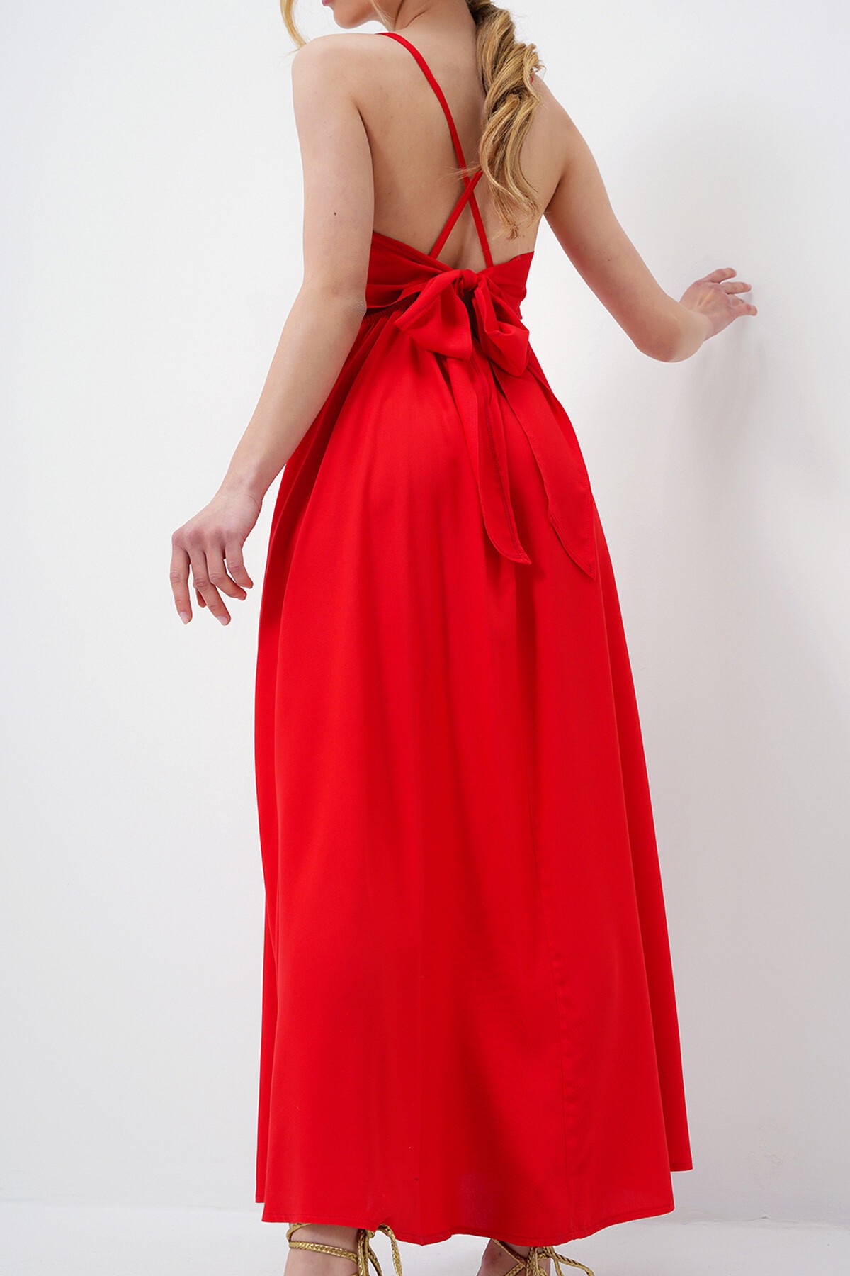 Kırmızı İp Askılı Sırtı Bağlama Detaylı Maxi Boy Yazlık Elbise