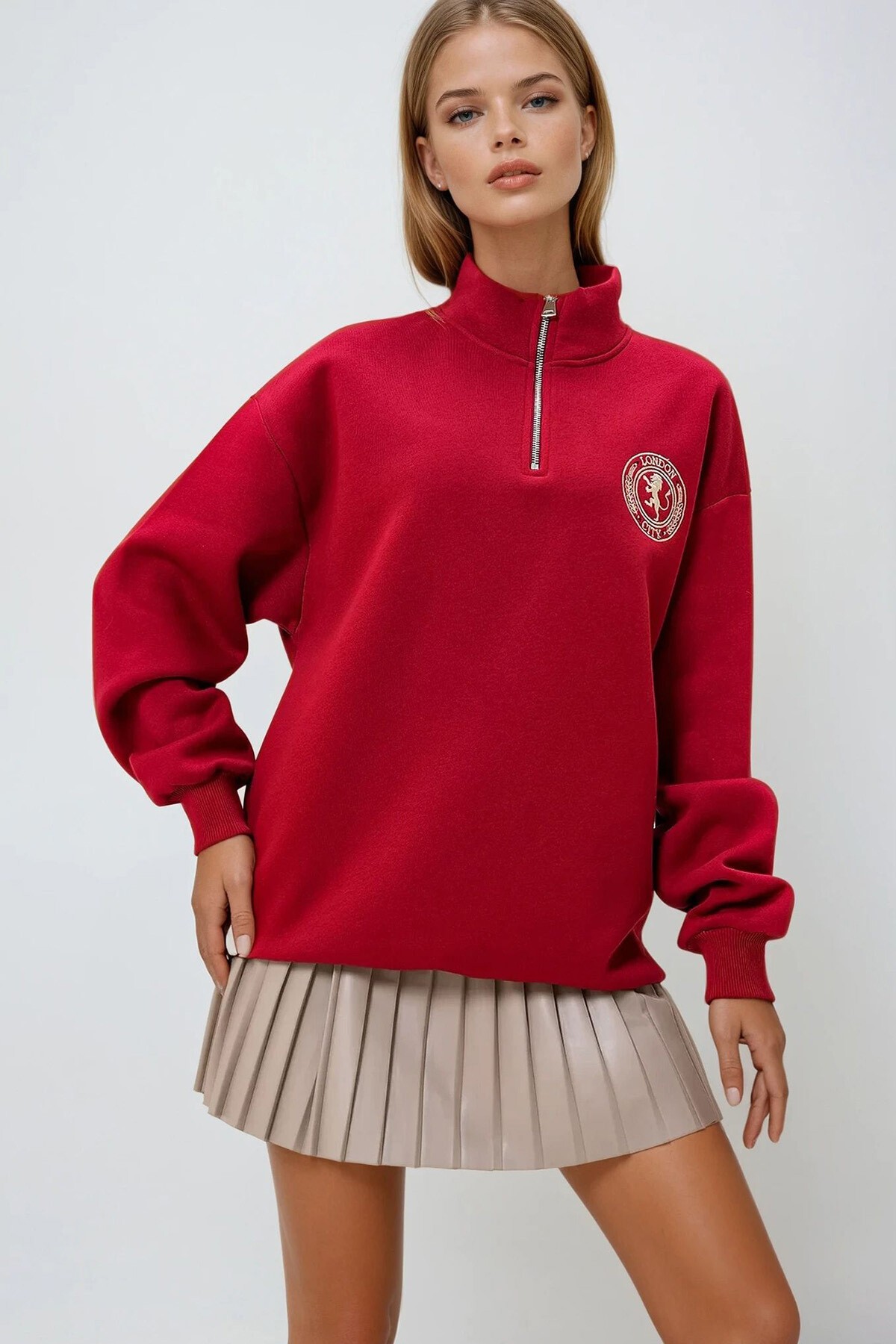 Kırmızı Yarım Balıkçı Yaka Önü Fermuarlı Armalı Kışlık Üç İplik Şardonlu Sweatshırt