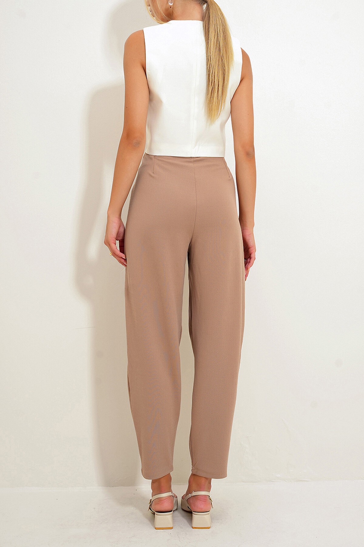 Koyu Bej Yüksek Bel Pensli Dökümlü Krep Örme Pantolon