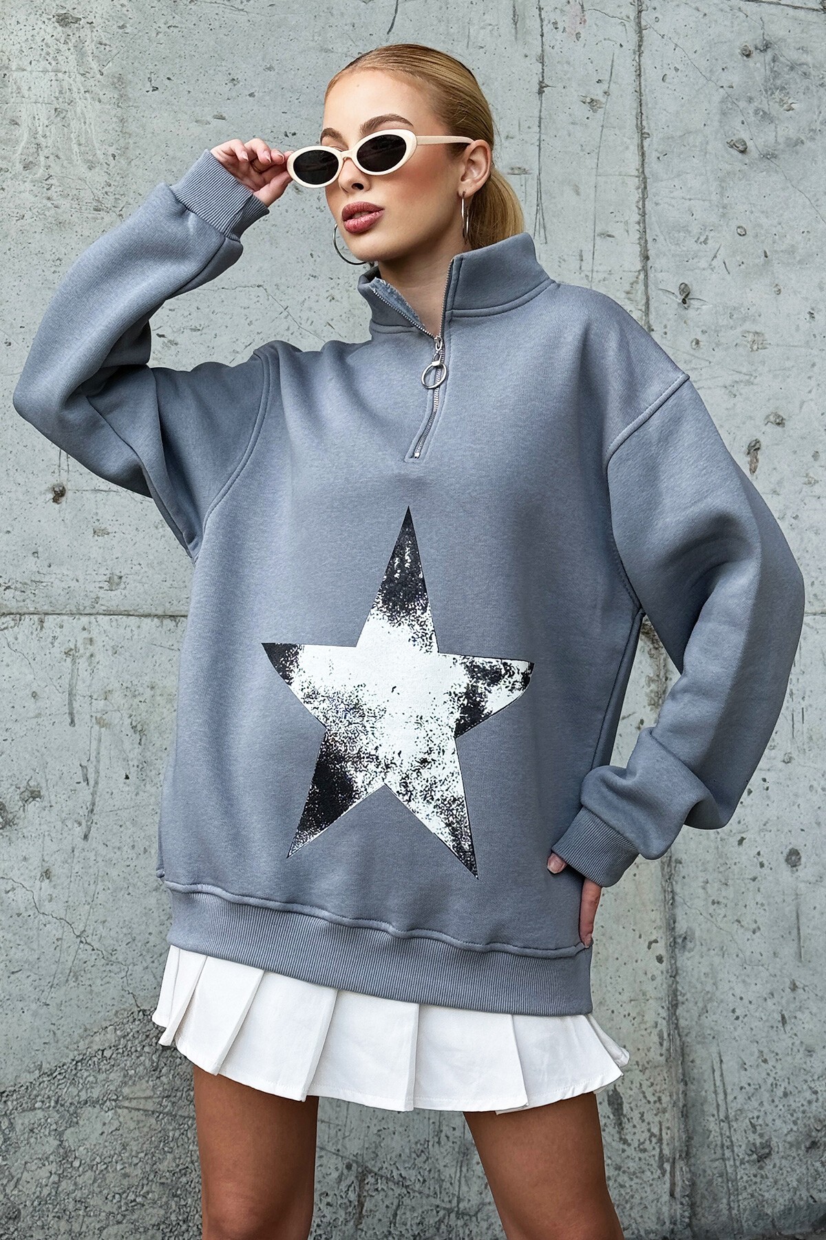 Koyu Gri Dik Yaka Yarım Fermuarlı Yıldız Baskılı Sweatshirt