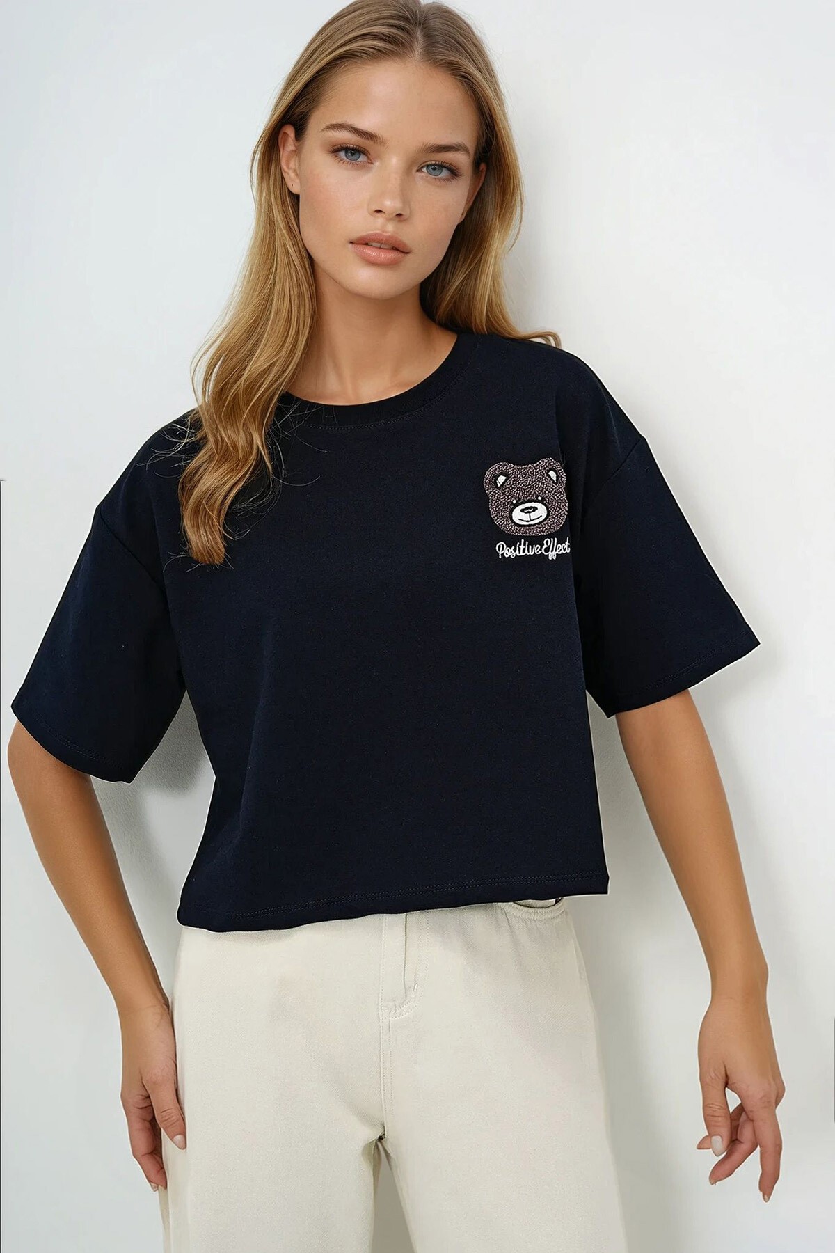 Koyu Lacivert Bisiklet Yaka Ayıcık Motifli Oversize Crop T Shırt