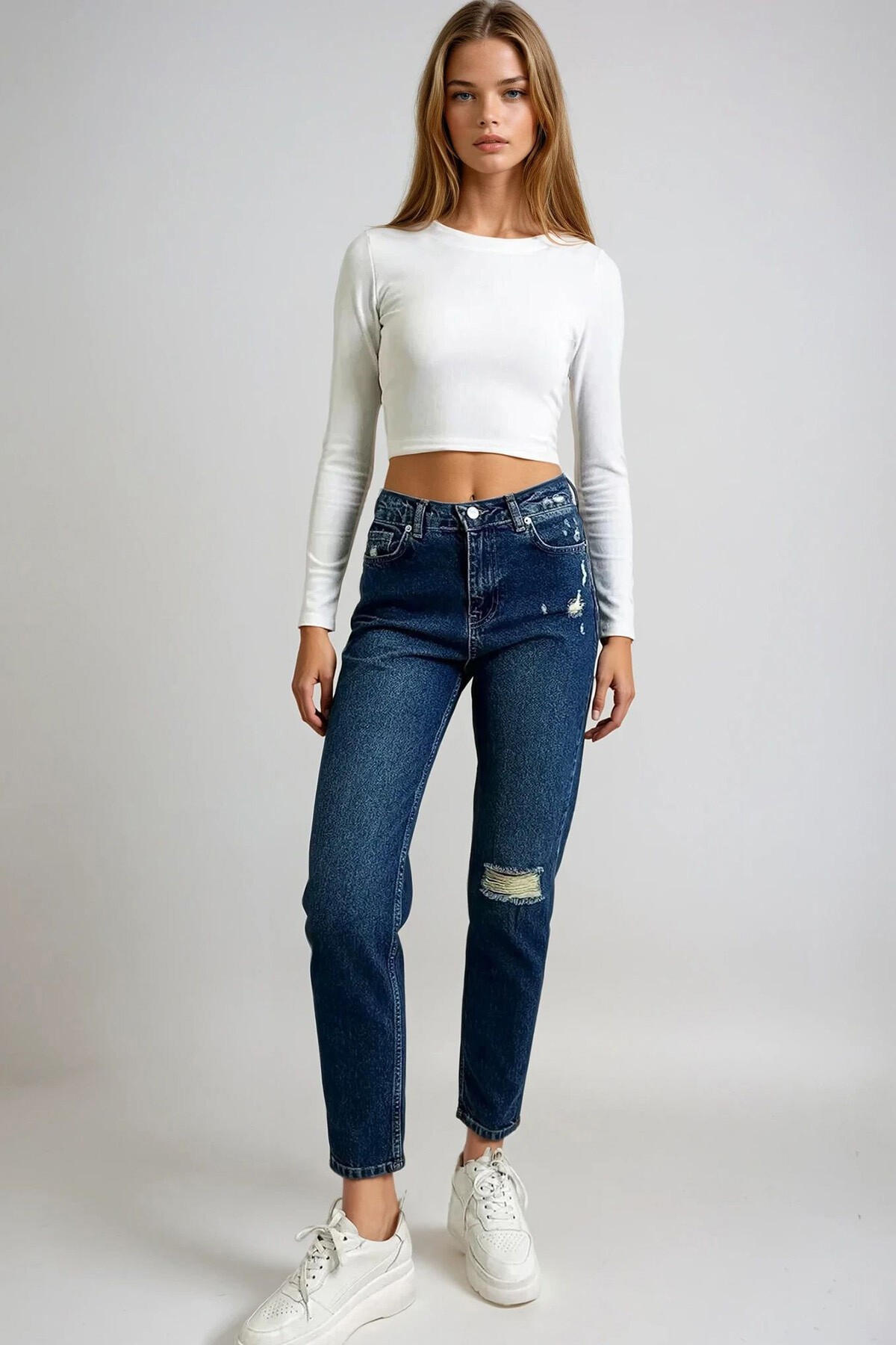 Koyu Mavi Normal Bel Yıpratmalı Dar Paça Jean Pantolon