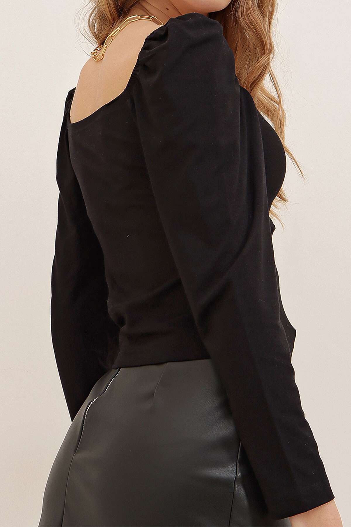 Koyu Siyah Öpücük Yaka Prenses Kol Crop Bluz