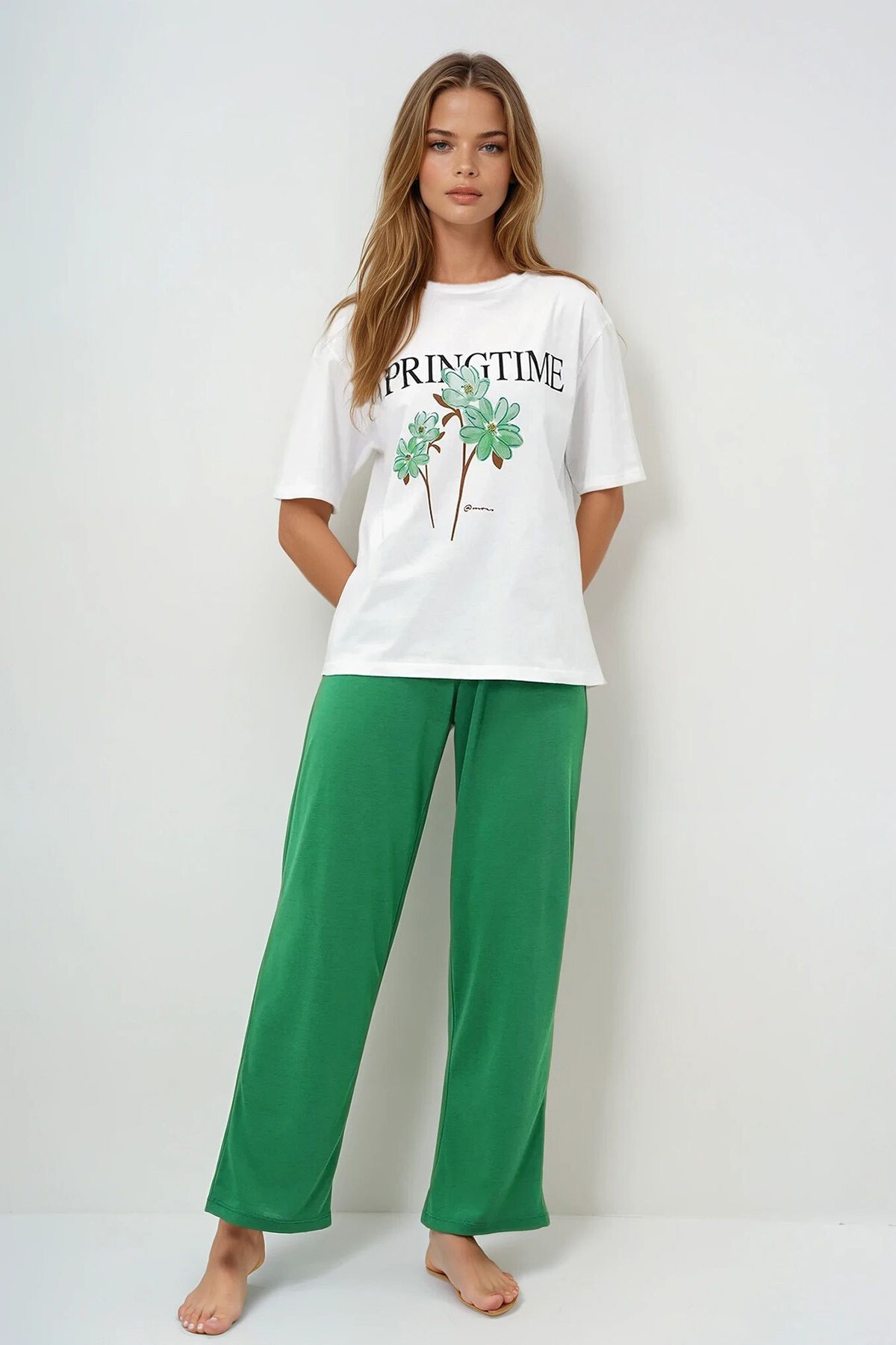 Koyu Yeşil Bisiklet Yaka Baskılı T Shirt Ve Düz Renk Pantolonlu Pijama Takımı