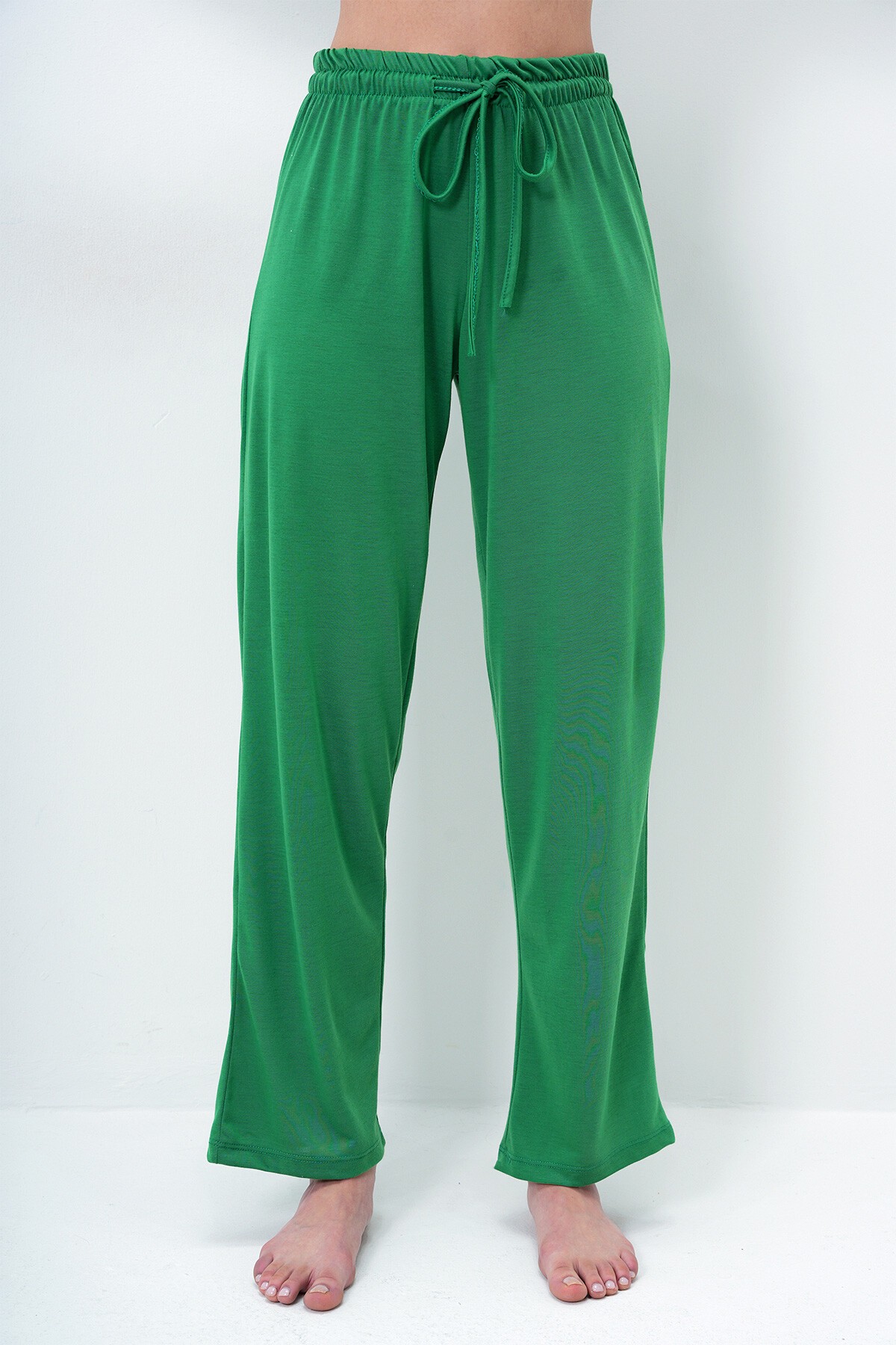 Koyu Yeşil Bisiklet Yaka Baskılı T Shirt Ve Düz Renk Pantolonlu Pijama Takımı