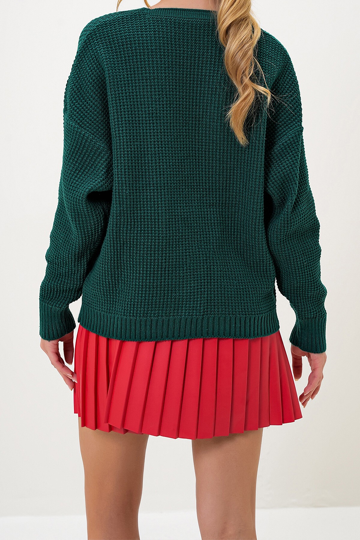 Koyu Yeşil V Yaka Kalp Nakışlı Triko Hırka