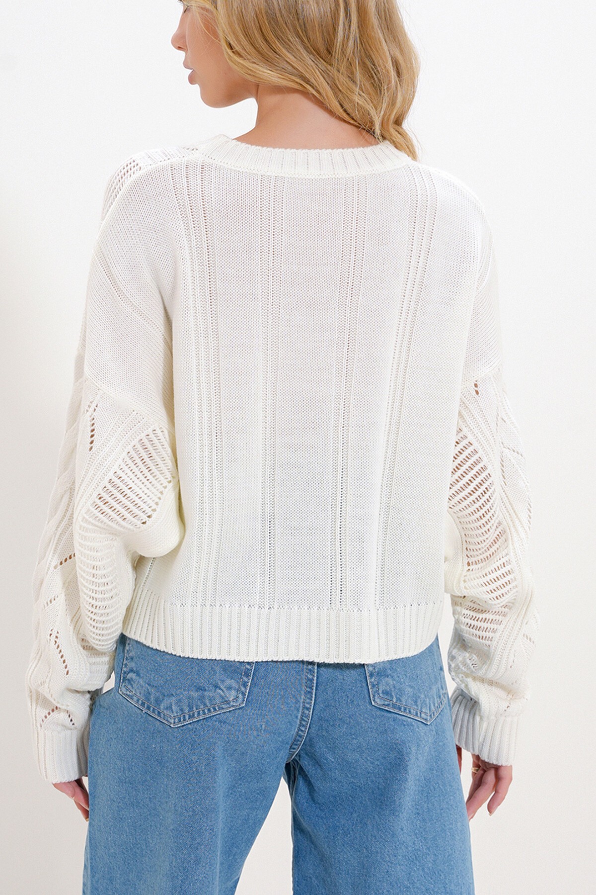 Krem Bisiklet Yaka Örgü Desenli Triko Kazak