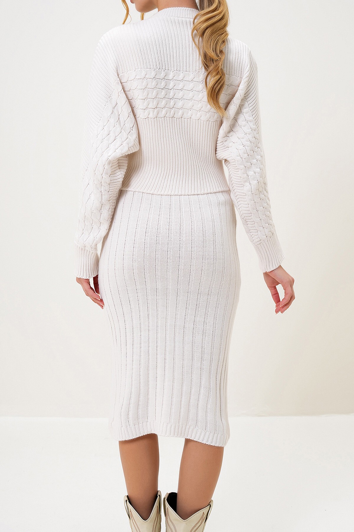 Krem Dik Yaka Yarasa Kol Crop Kalın Kışlık Kazak Ve Askılı Jile Takım