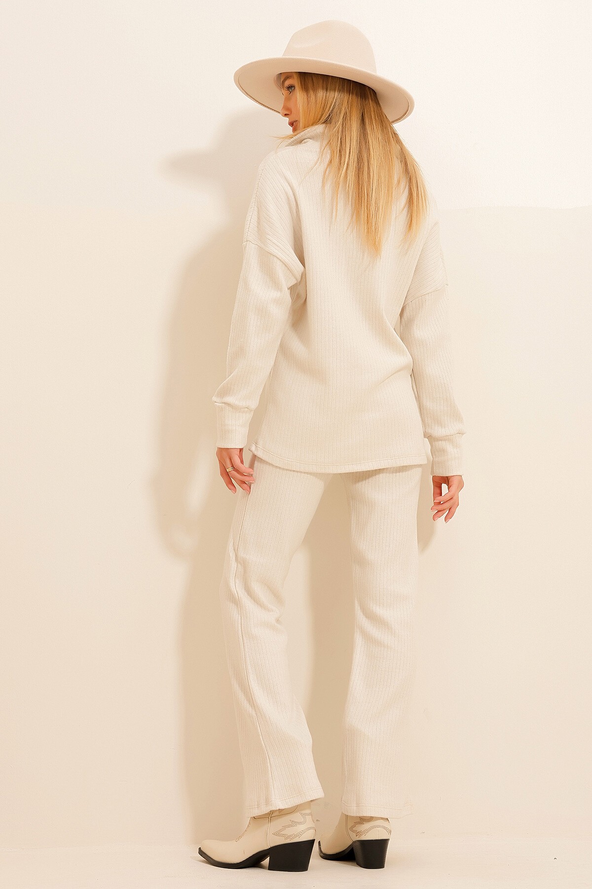 Krem Polo Yaka Üst Ve Palazzon Pantolon Triko Alt Üst Takım