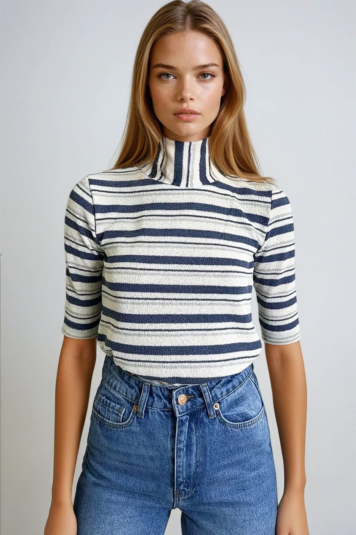 Lacivert Beyaz Yarım Balıkçı Yaka Yarım Kol Triko Bluz