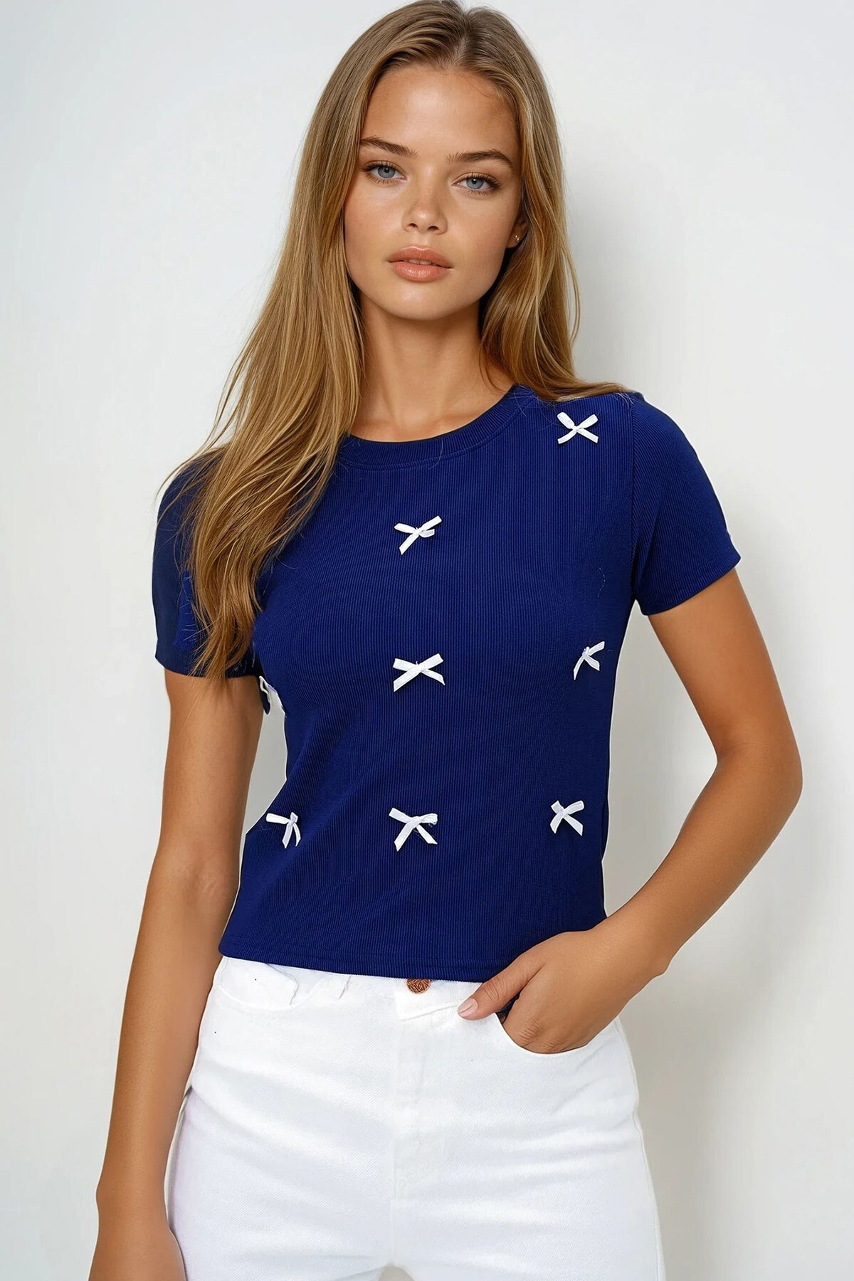 Lacivert Bisiklet Yaka Fiyonk Süslü Crop Bluz