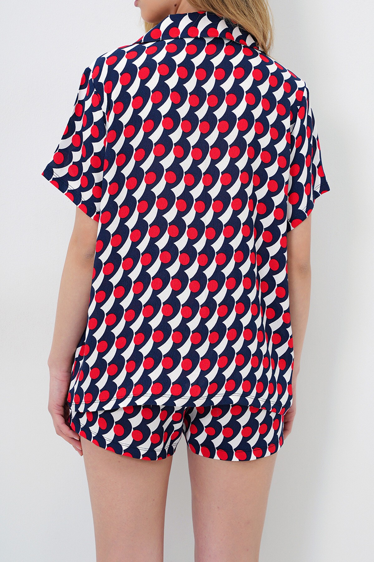 Lacivert Geometrik Desenli Önü Düğmeli Dokuma Gömlek Ve Şort Pijama Takım