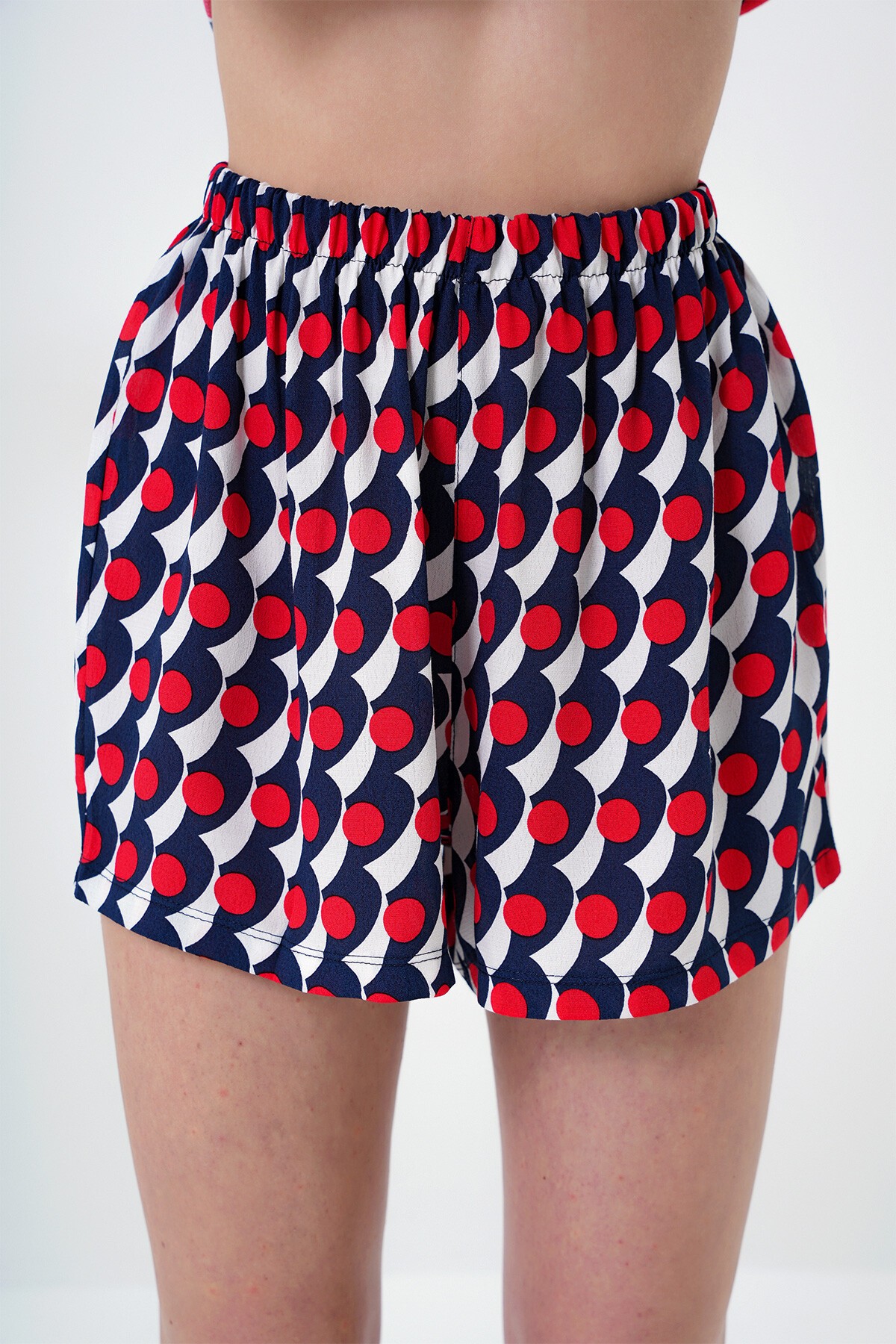 Lacivert Geometrik Desenli Önü Düğmeli Dokuma Gömlek Ve Şort Pijama Takım