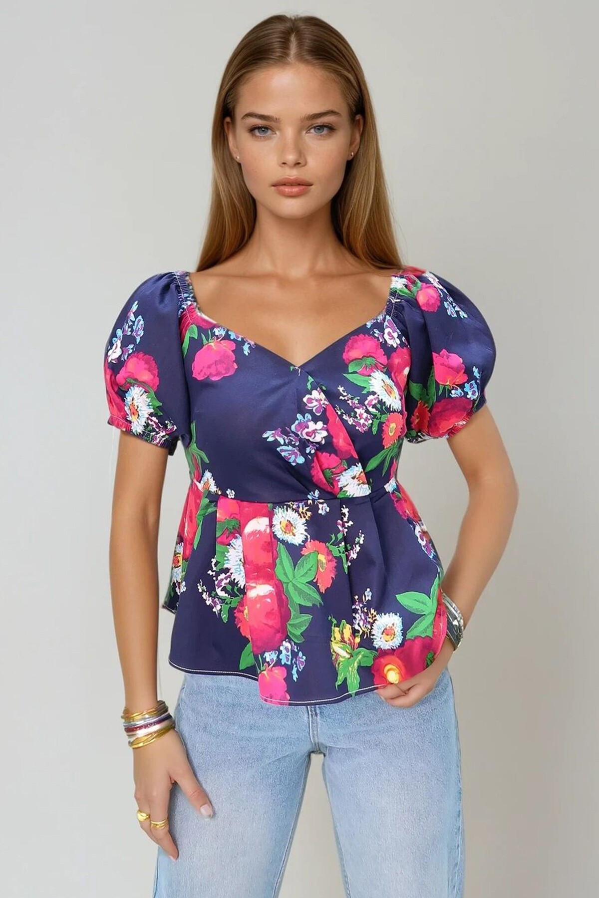 Lacivert Öpücük Yaka Karpuz Kol Desenli Poplin Bluz