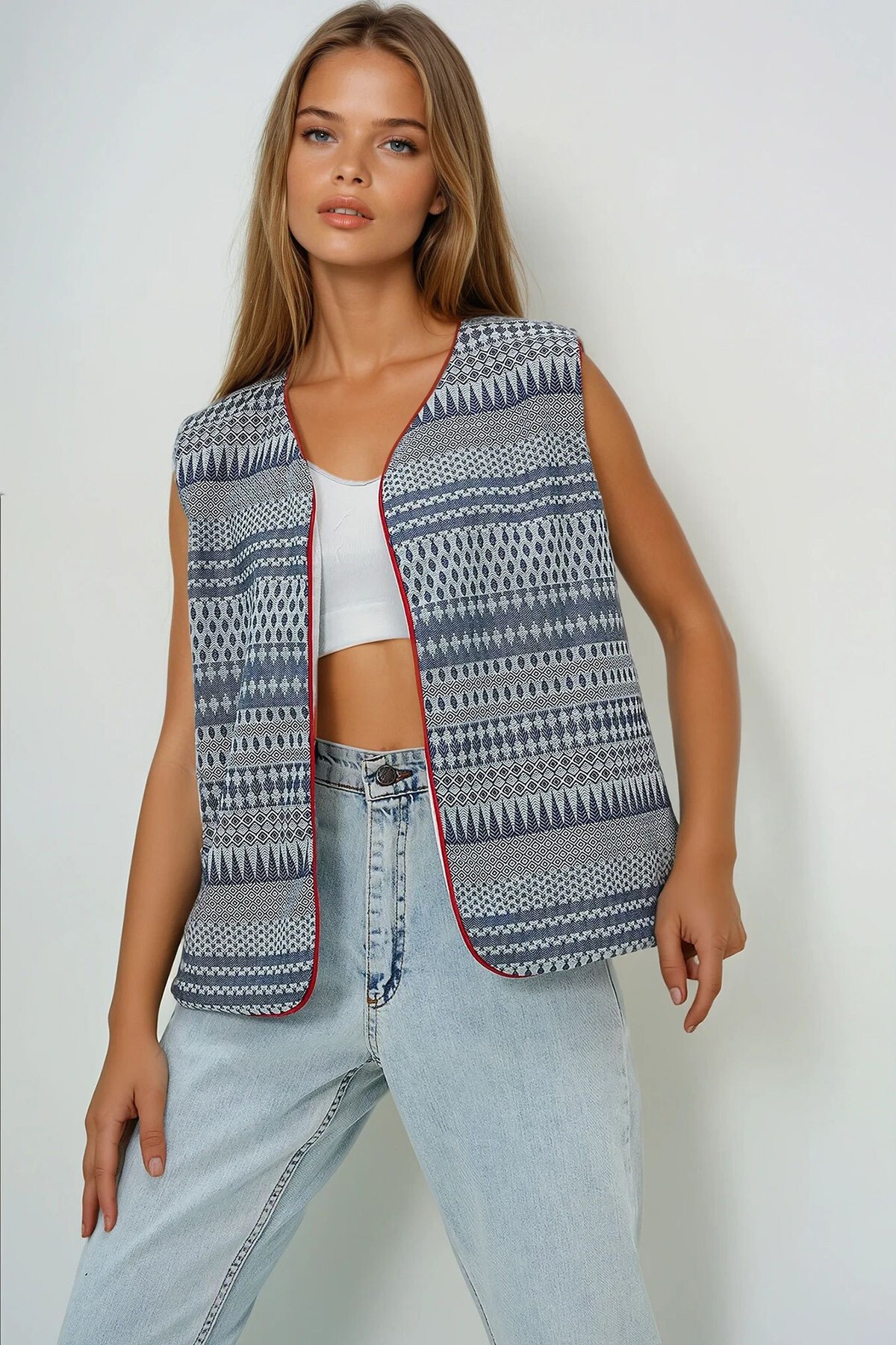 Lacivert Renkli Biye Detaylı Etnik Desenli Dokuma Yelek