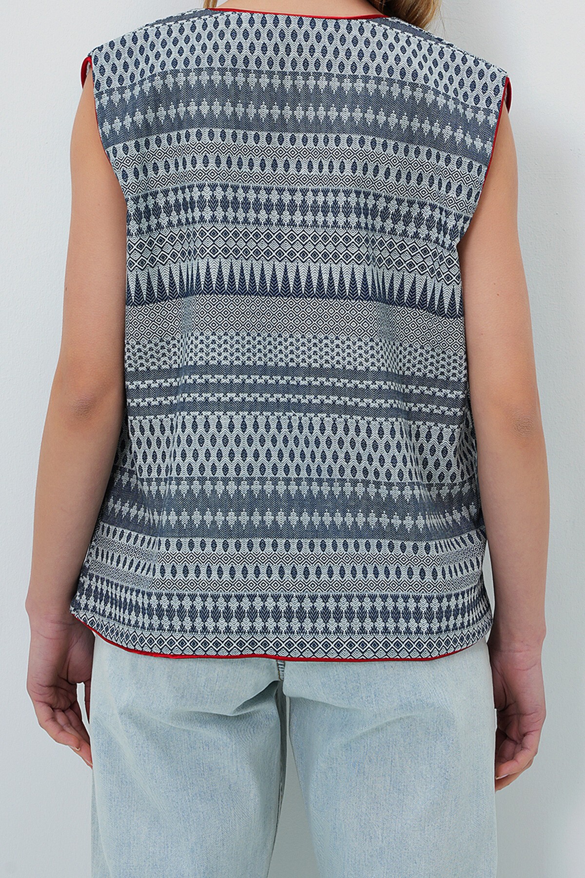 Lacivert Renkli Biye Detaylı Etnik Desenli Dokuma Yelek