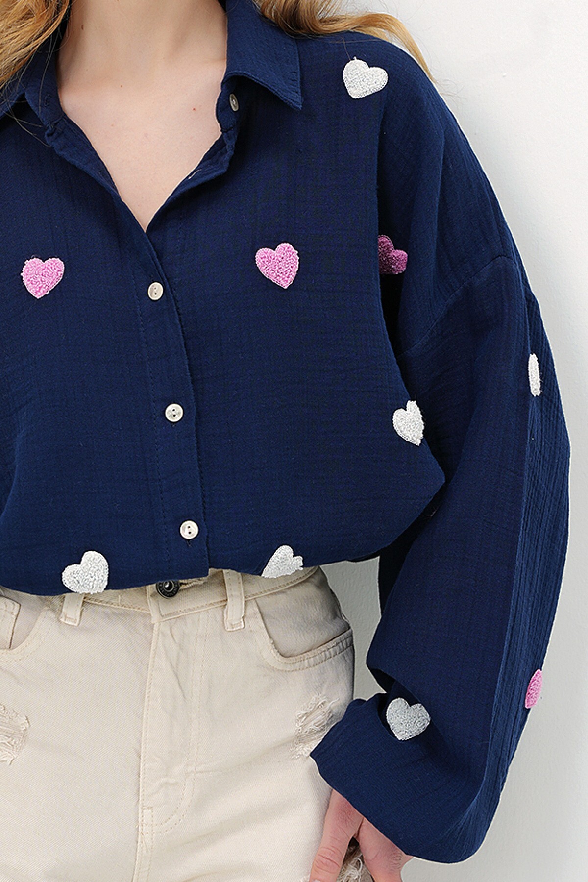 Lacivert Süzene Kalp İşlemeli Oversize Müslin Keten Gömlek