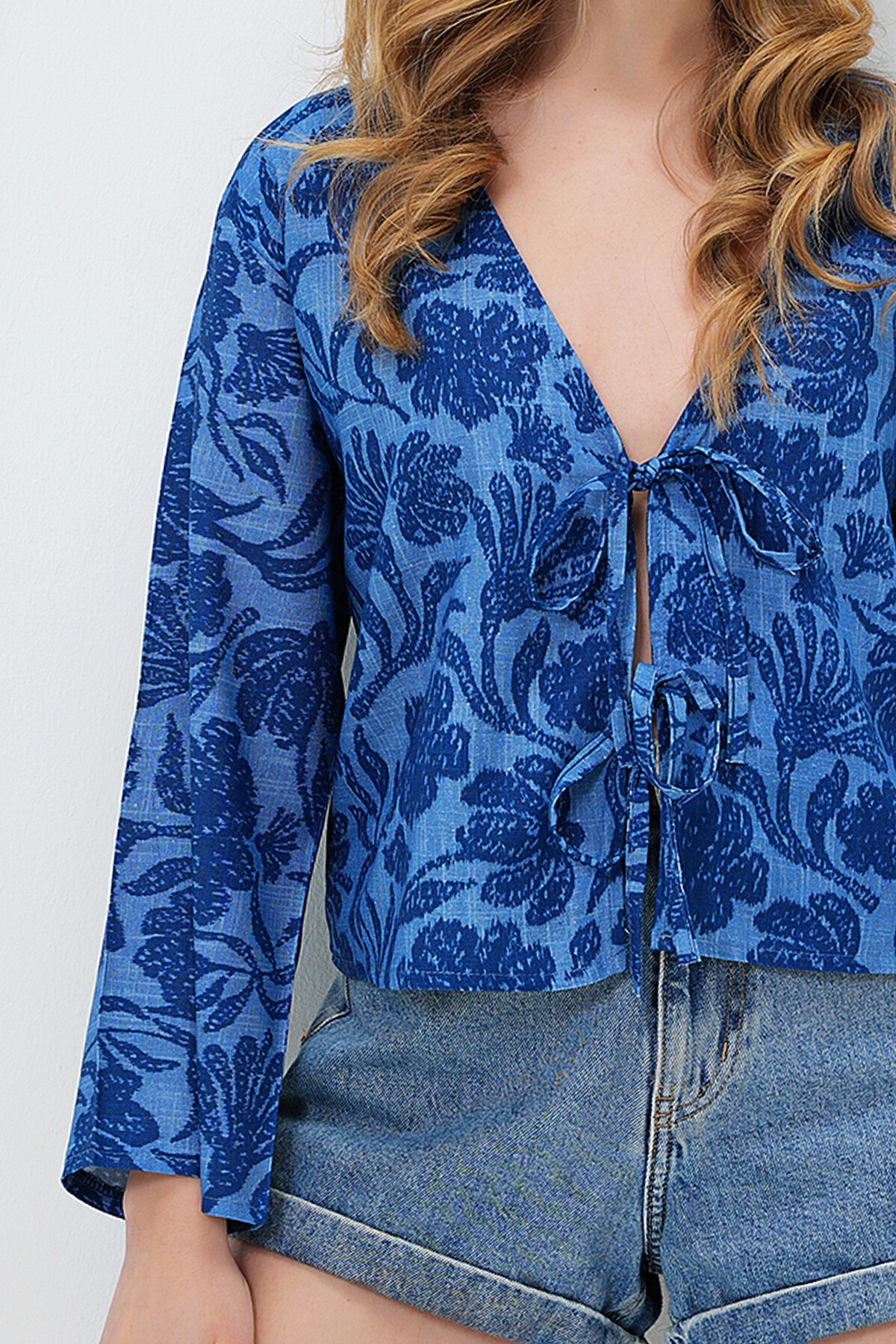 Lacivert V Yaka Biyeli Önü Bağlamalı Keten Crop Ceket