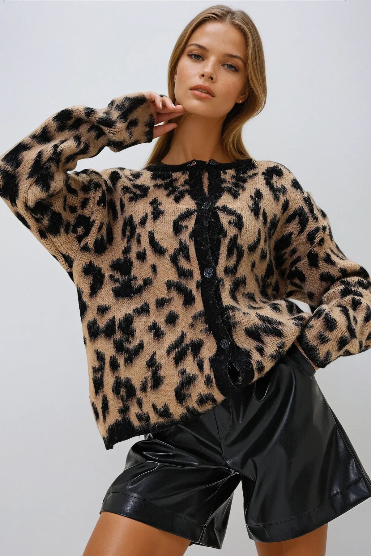 Leopar Bisiklet Yaka Leopar Desenli Triko Hırka