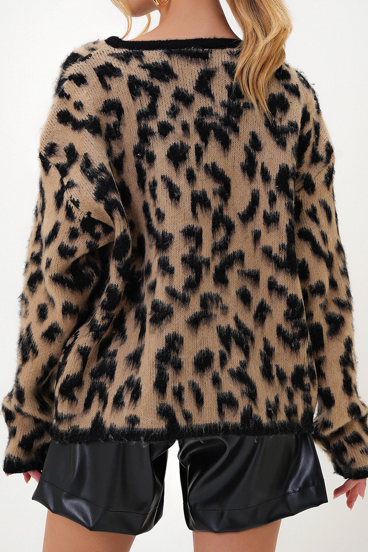 Leopar Bisiklet Yaka Leopar Desenli Triko Hırka