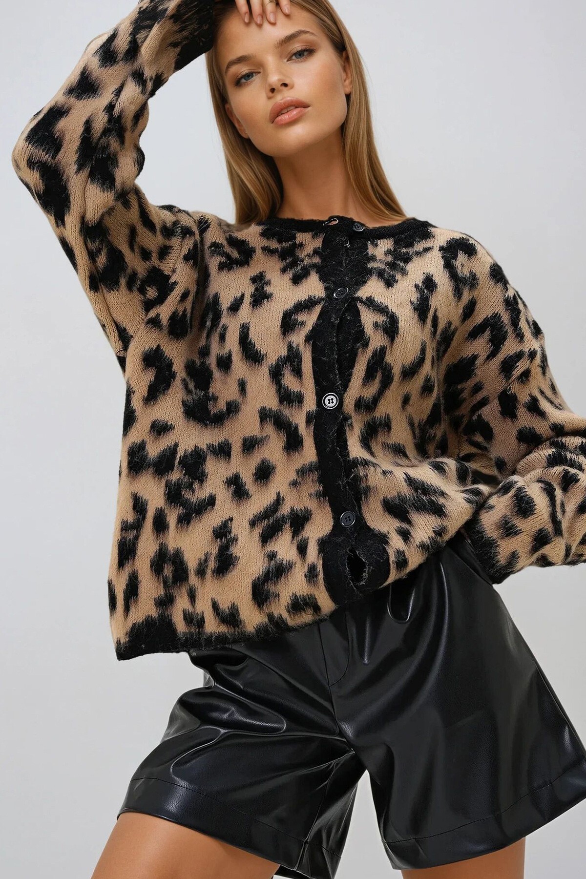 Leopar Bisiklet Yaka Leopar Desenli Triko Hırka