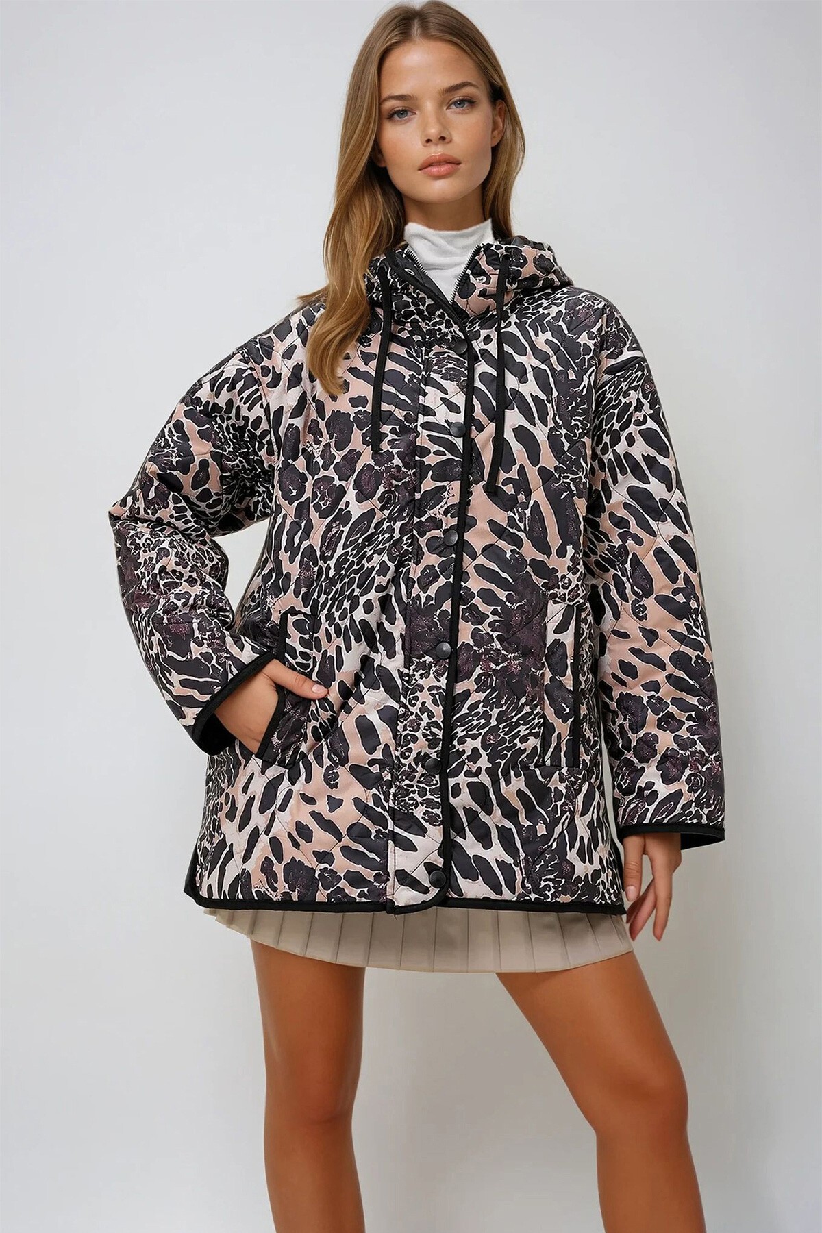 Leopar Leopar Desenli Kapüşonlu Çift Cepli Oversize Mont