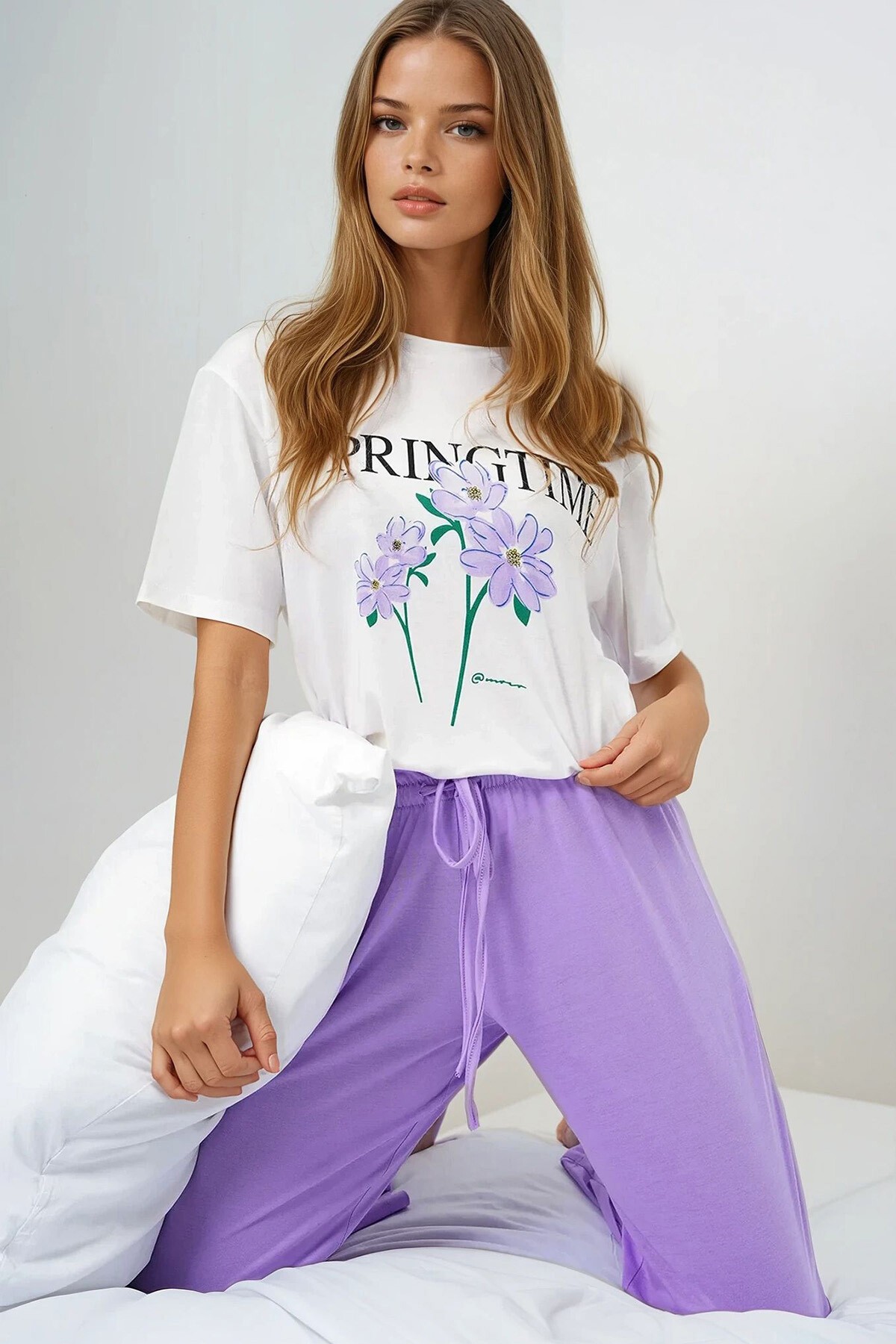 Lila Bisiklet Yaka Baskılı T Shirt Ve Düz Renk Pantolonlu Pijama Takımı