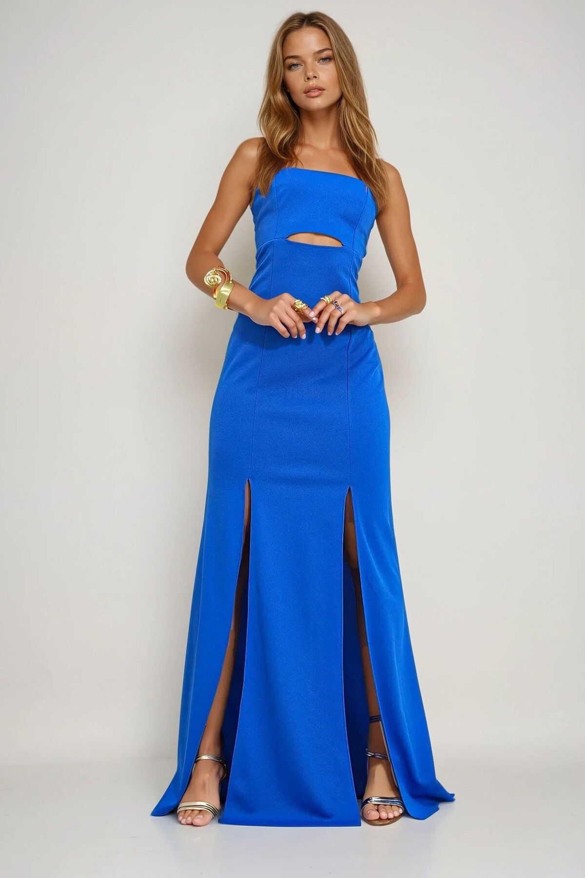 Mavi Ayarlanabilir Askılı Out Cut Kesim Yırtmaçlı Mezuniyet Elbise