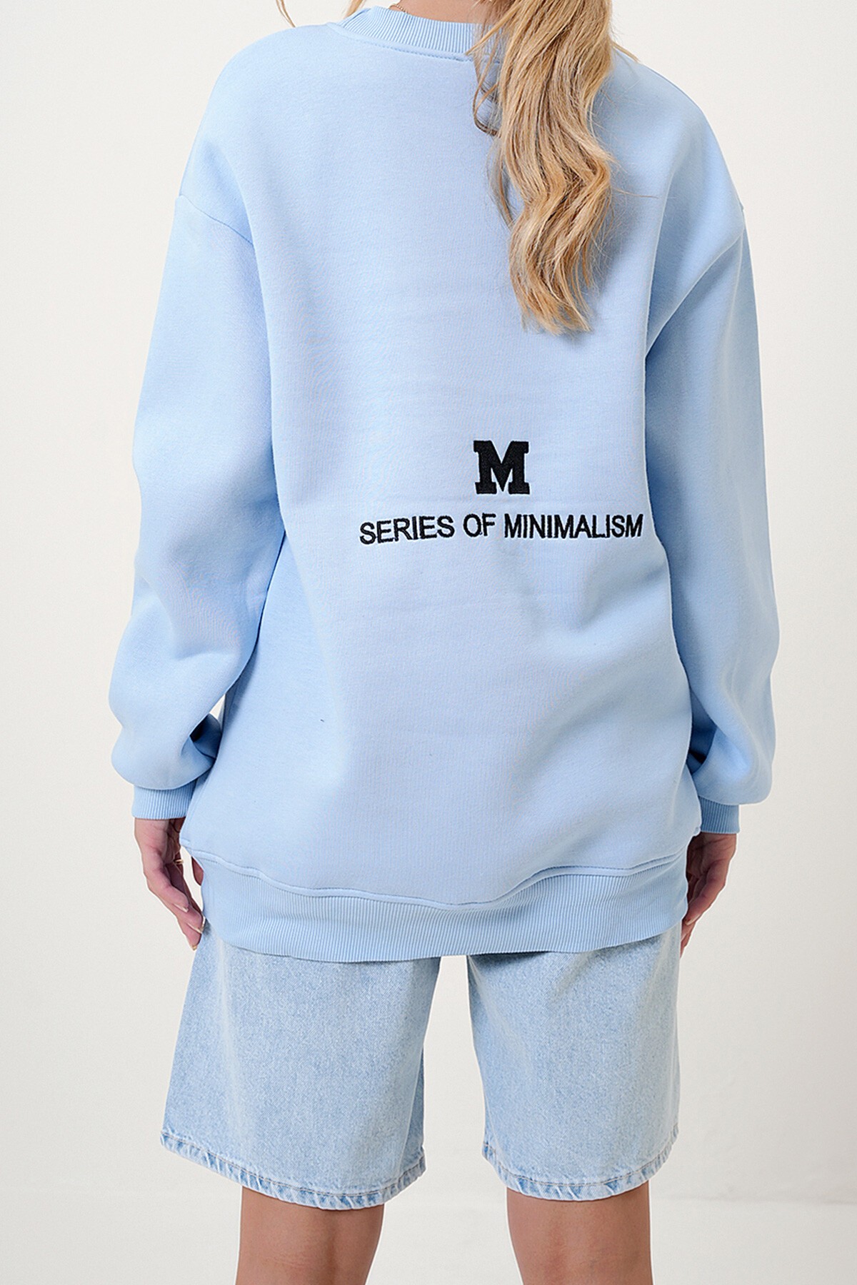 Mavi Bisiklet Yaka Nakışlı 3 İplik İçi Şardonlu Oversize Kışlık Sweatshirt